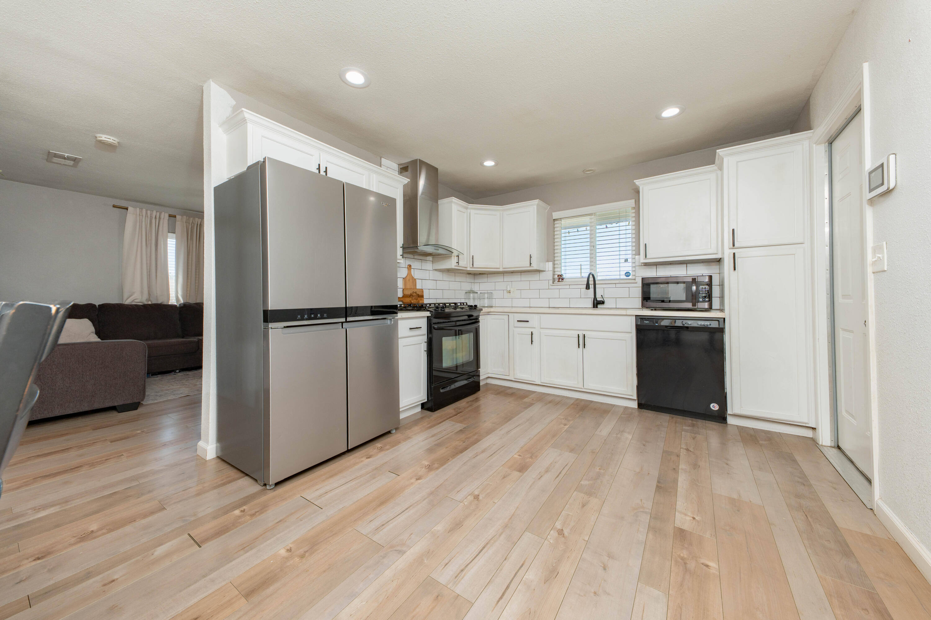 770 S Pratt St, Tulare, CA 93274