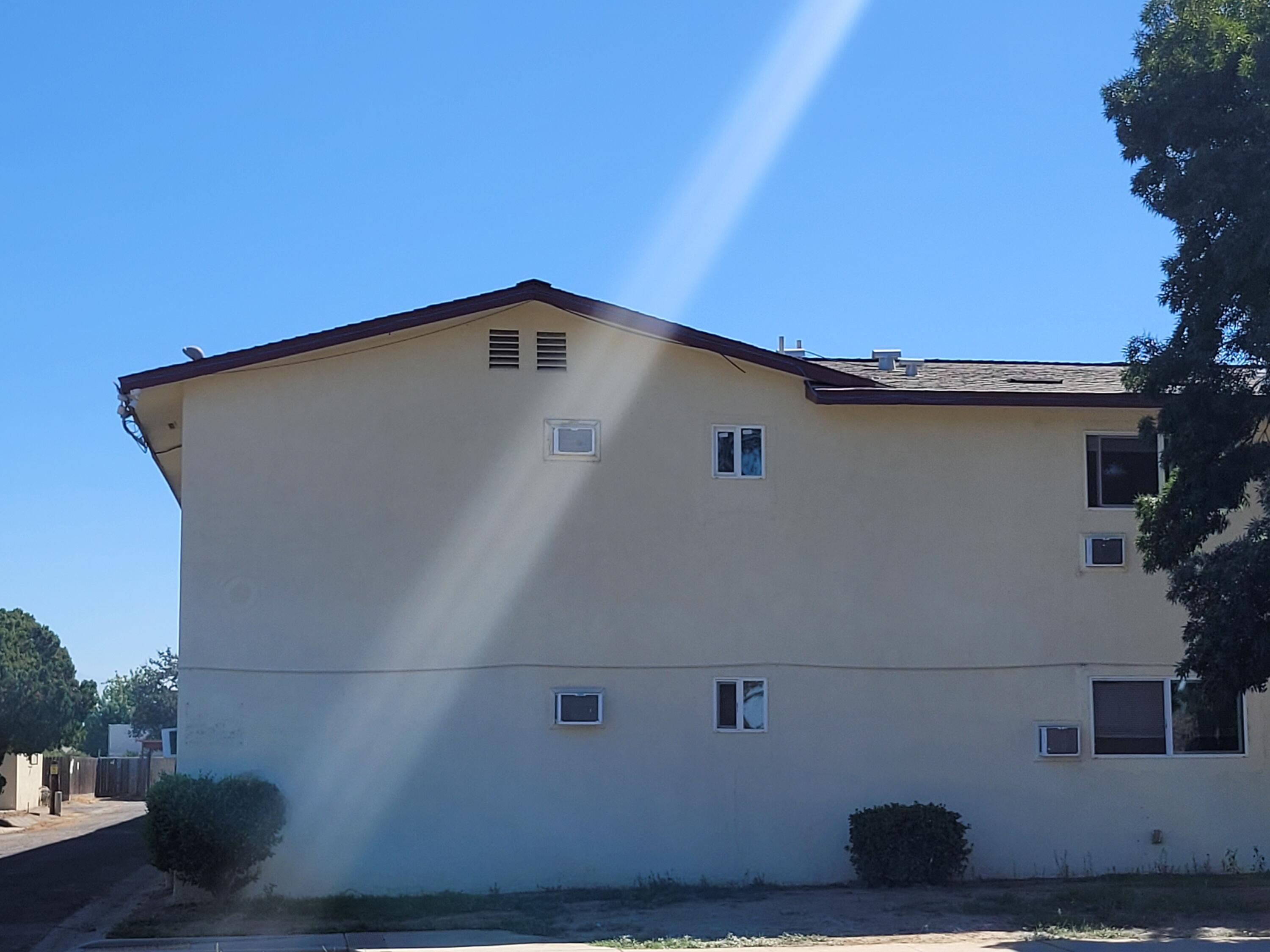 340-352 S Blackstone St, Tulare, CA 93274