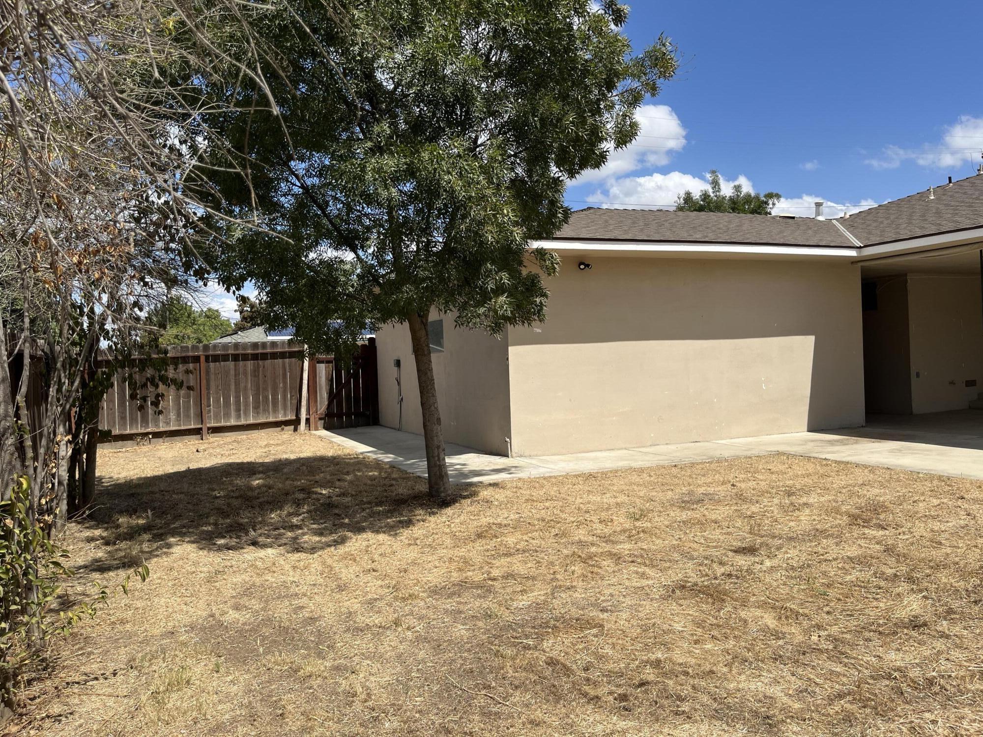 1517 S Klein Ave, Reedley, CA 93654