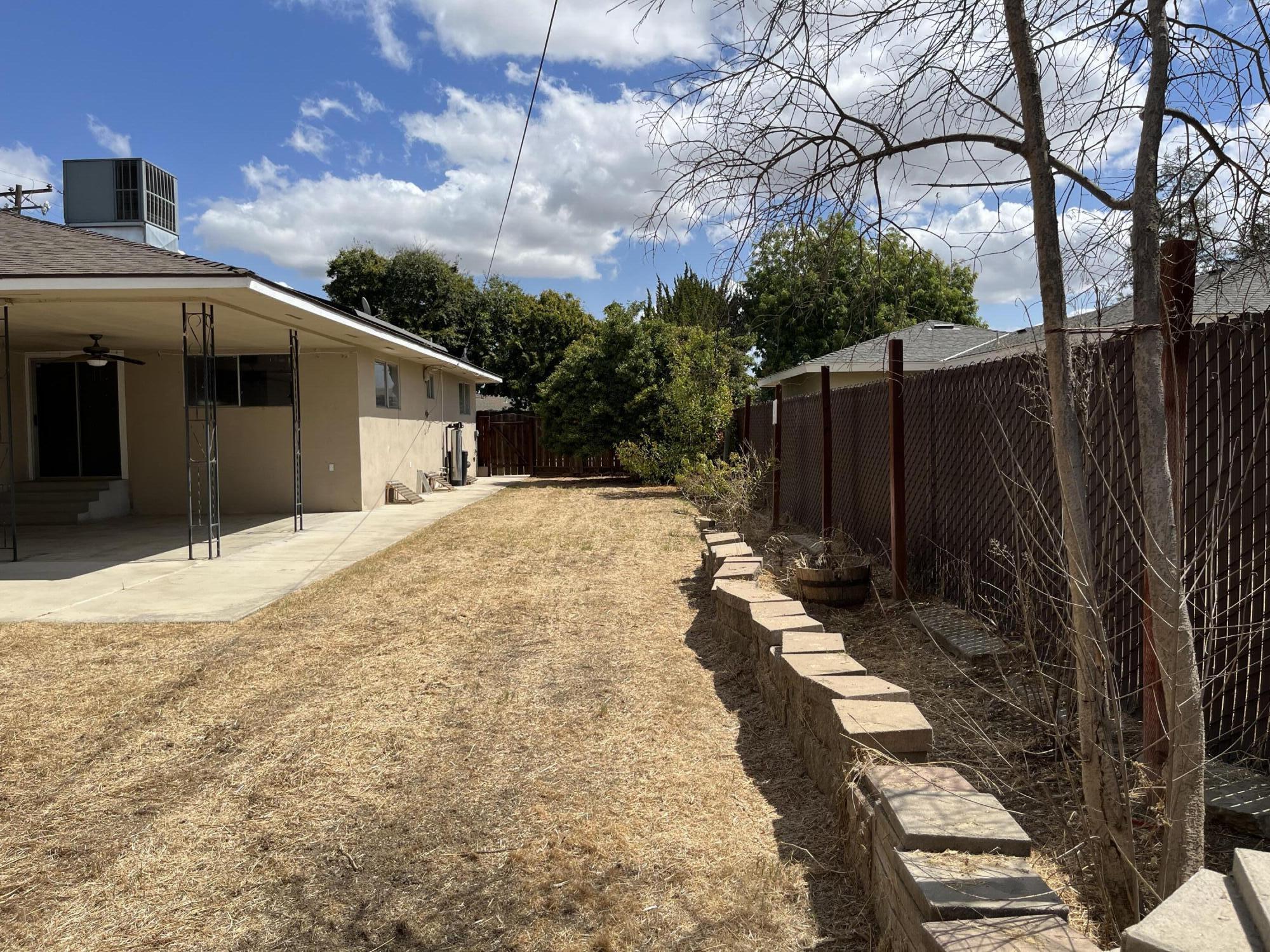 1517 S Klein Ave, Reedley, CA 93654
