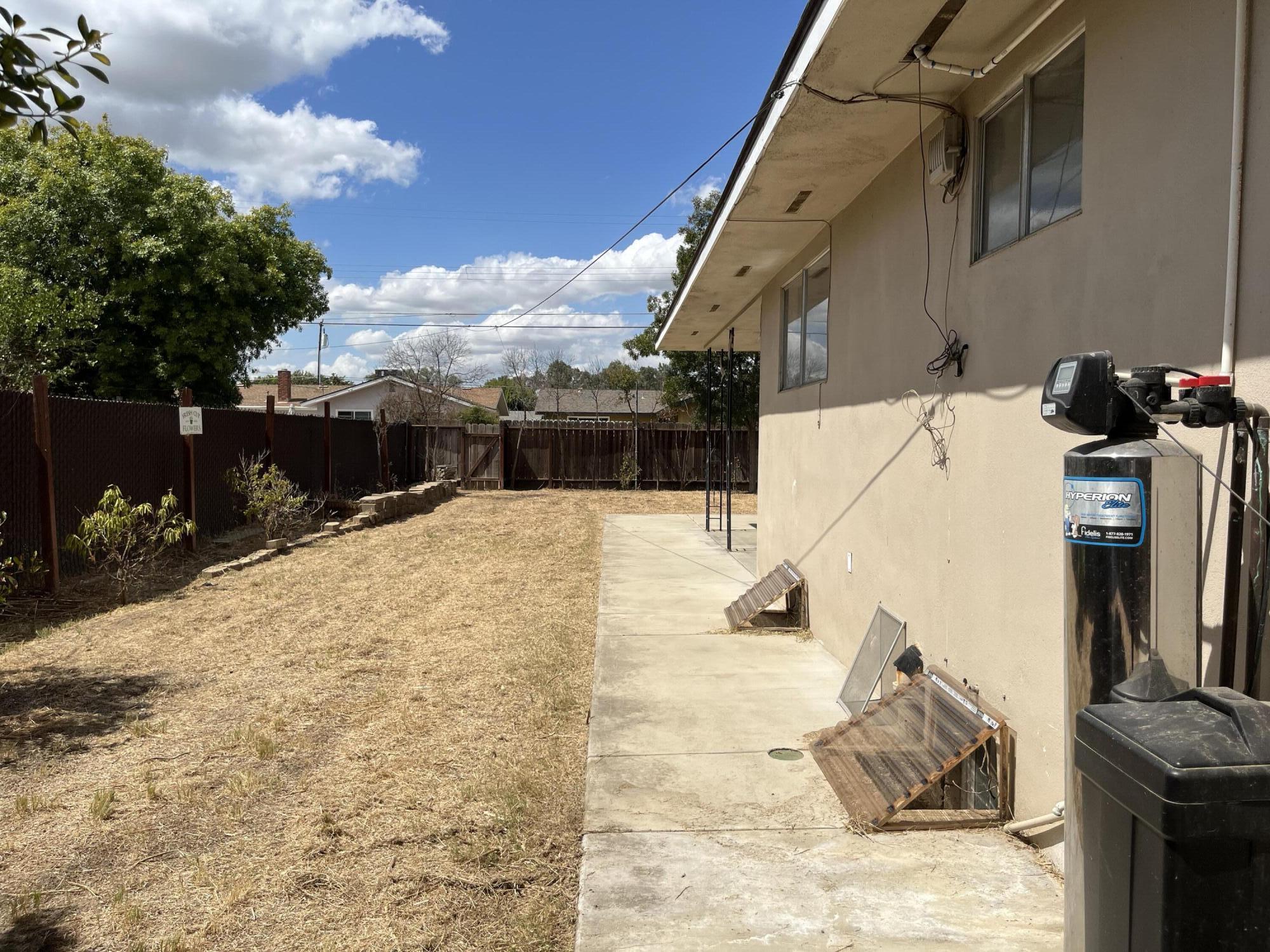 1517 S Klein Ave, Reedley, CA 93654