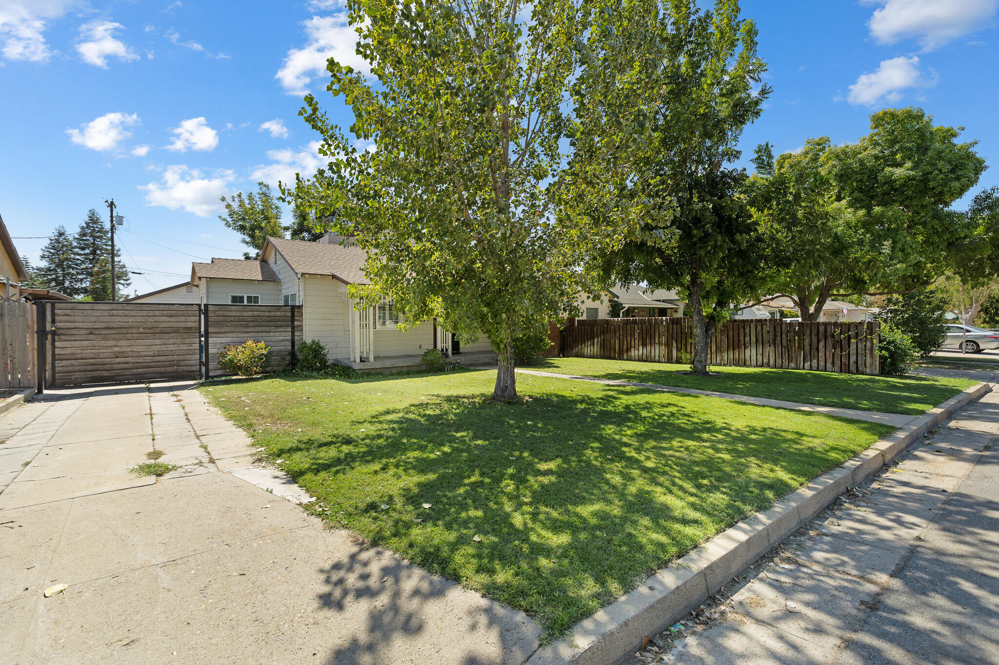 503 Ray St, Bakersfield, CA 93308