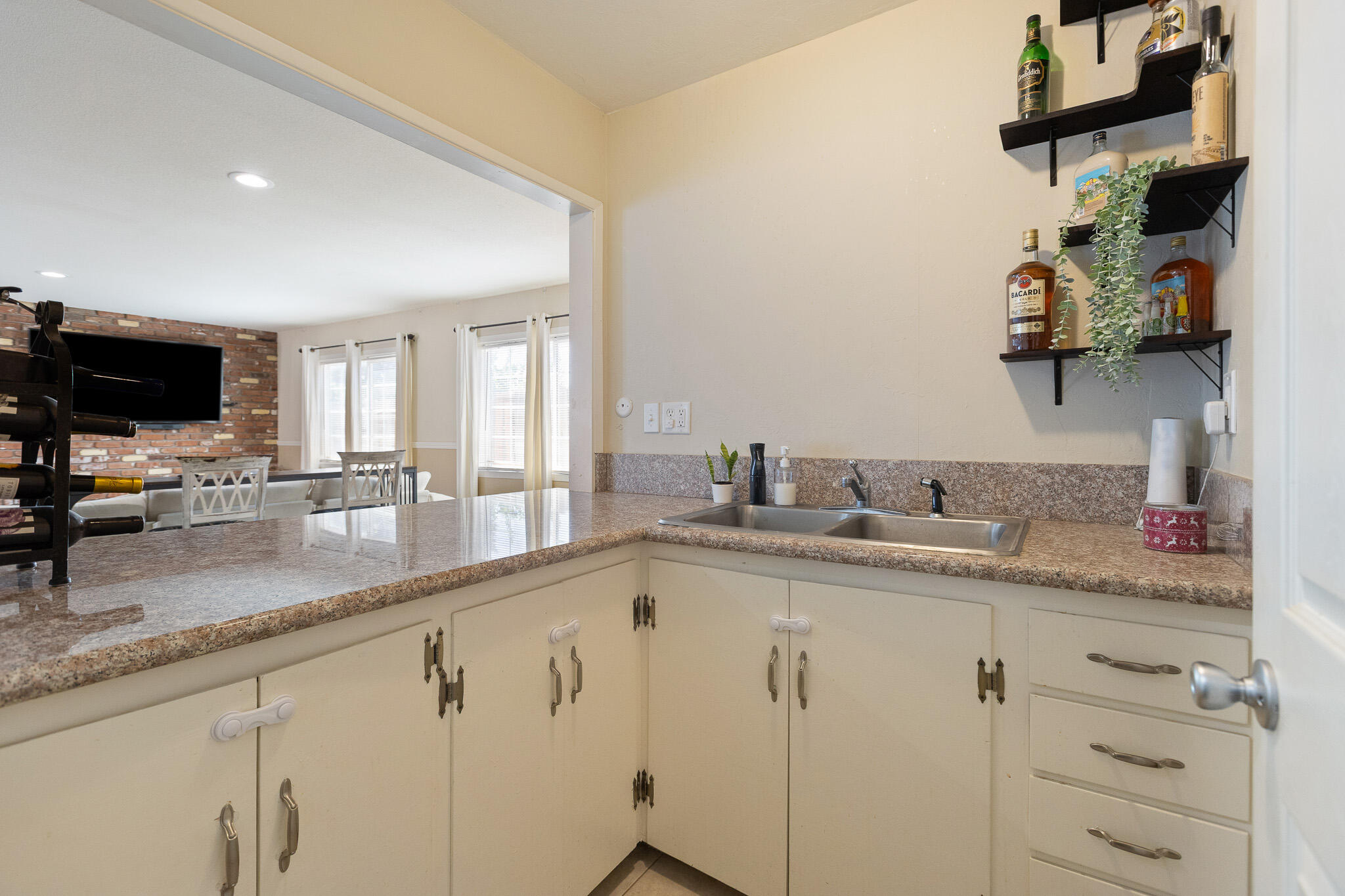 503 Ray St, Bakersfield, CA 93308