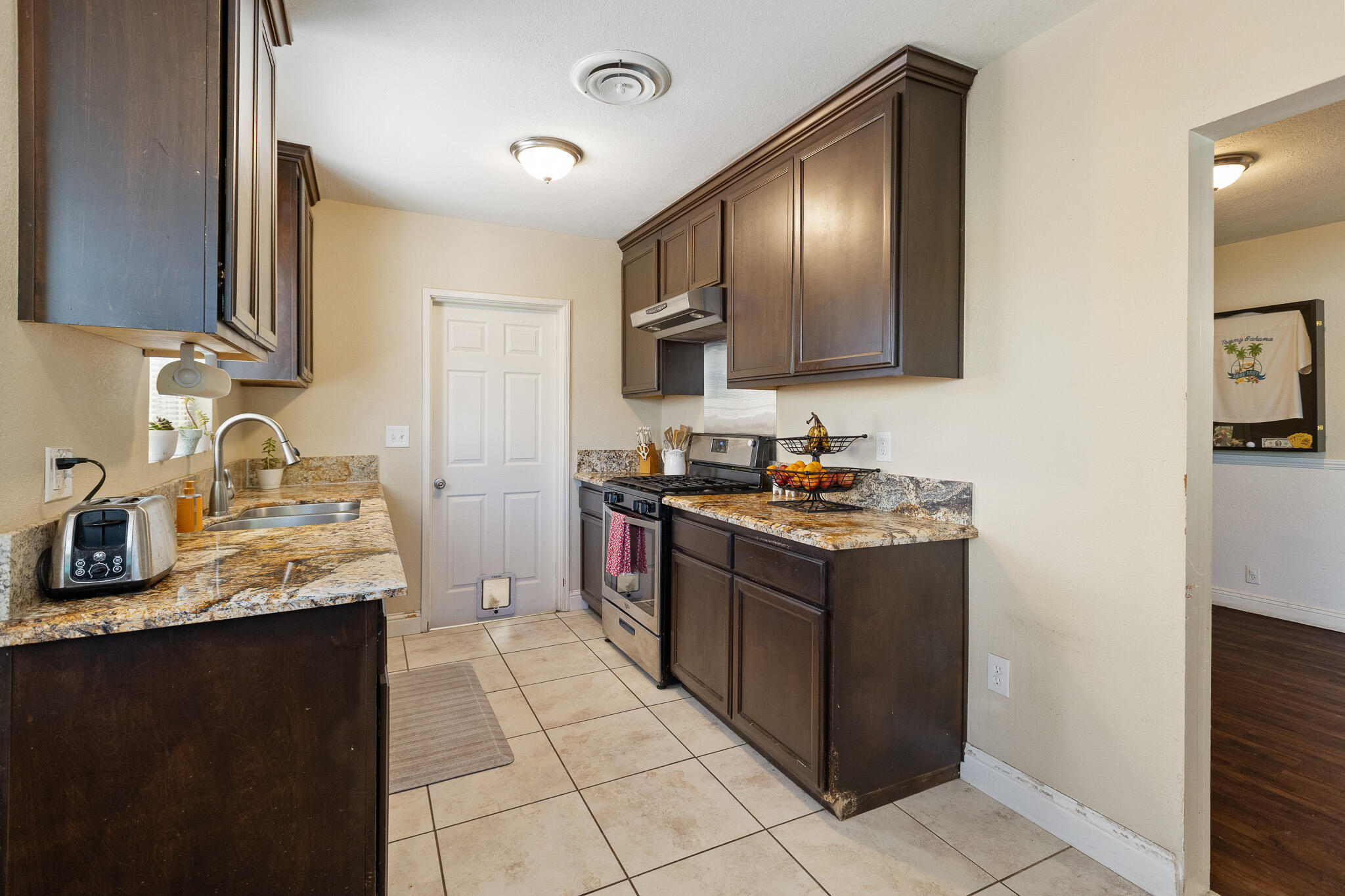 503 Ray St, Bakersfield, CA 93308