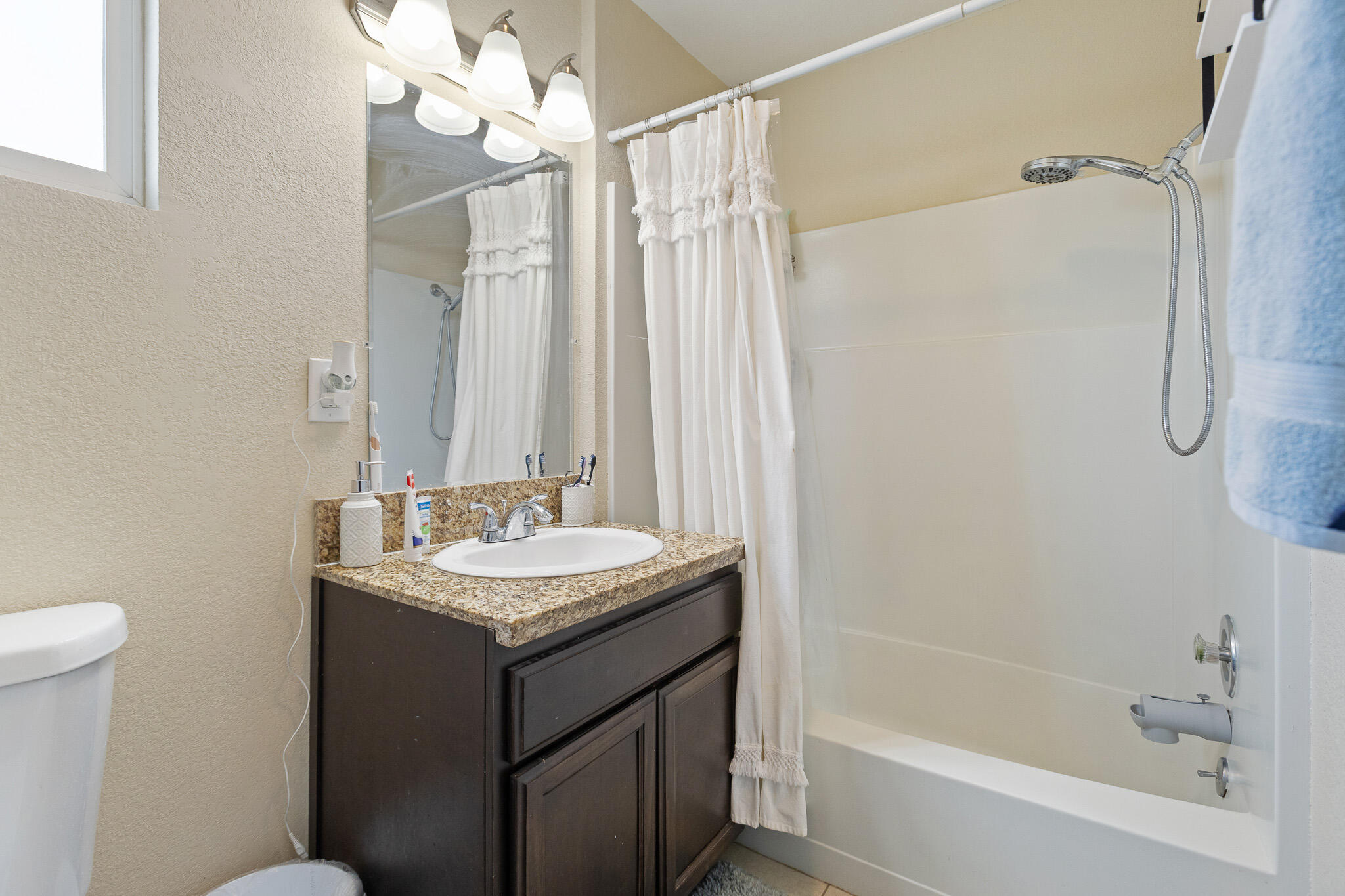 503 Ray St, Bakersfield, CA 93308