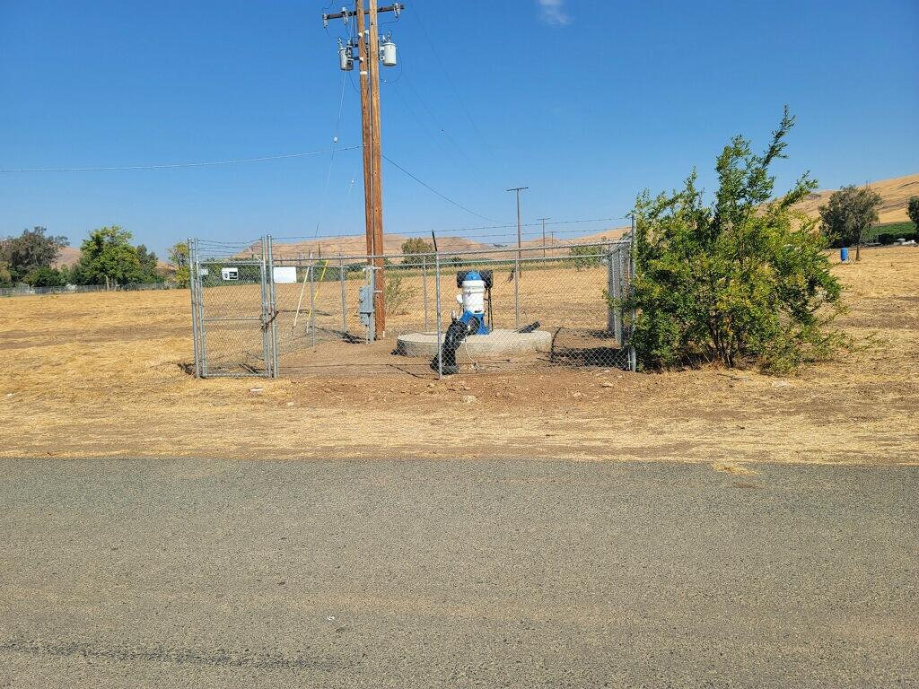 740 E Mulberry Ave, Porterville, CA 93257