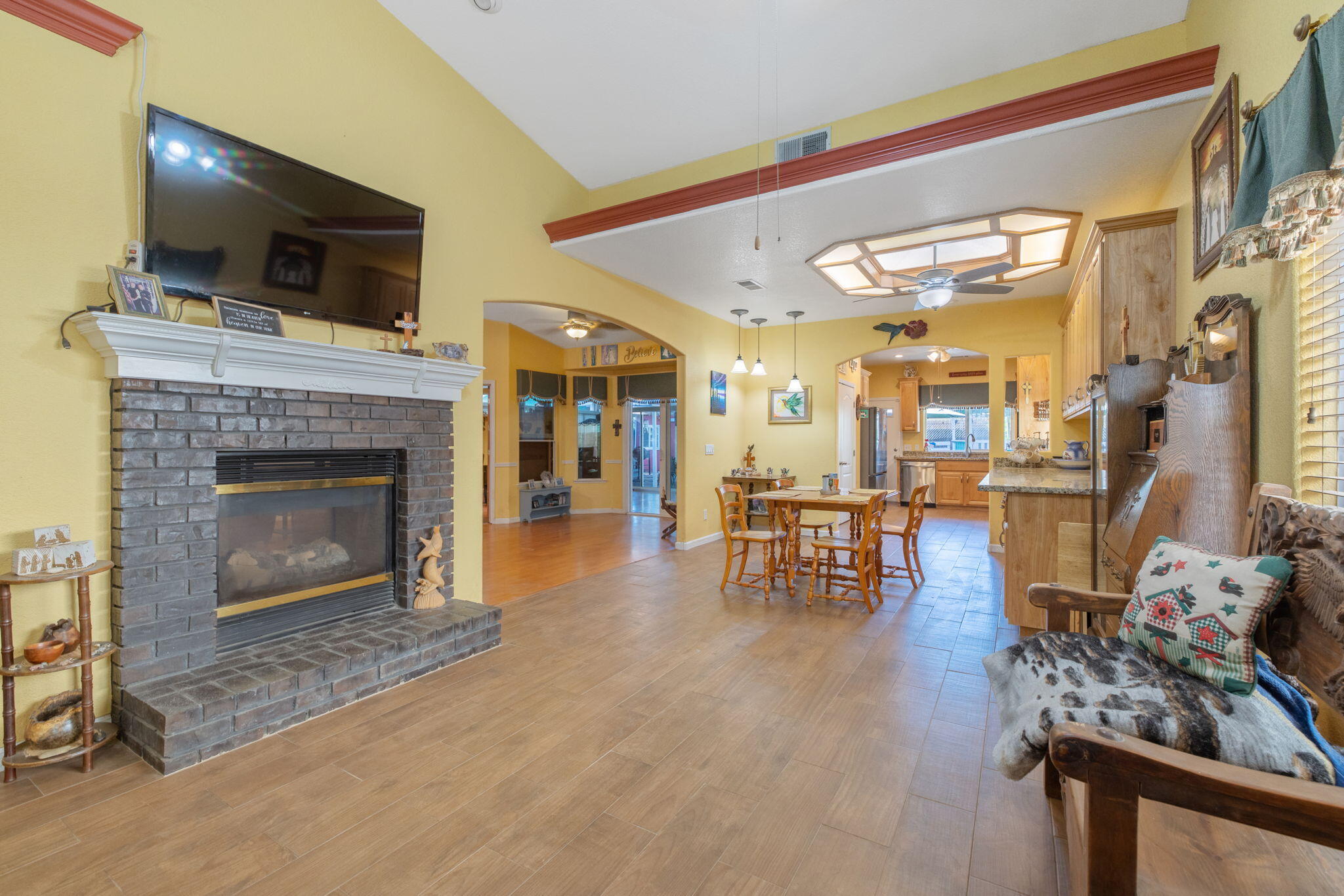 5045 W Modoc Ave, Visalia, CA 93291