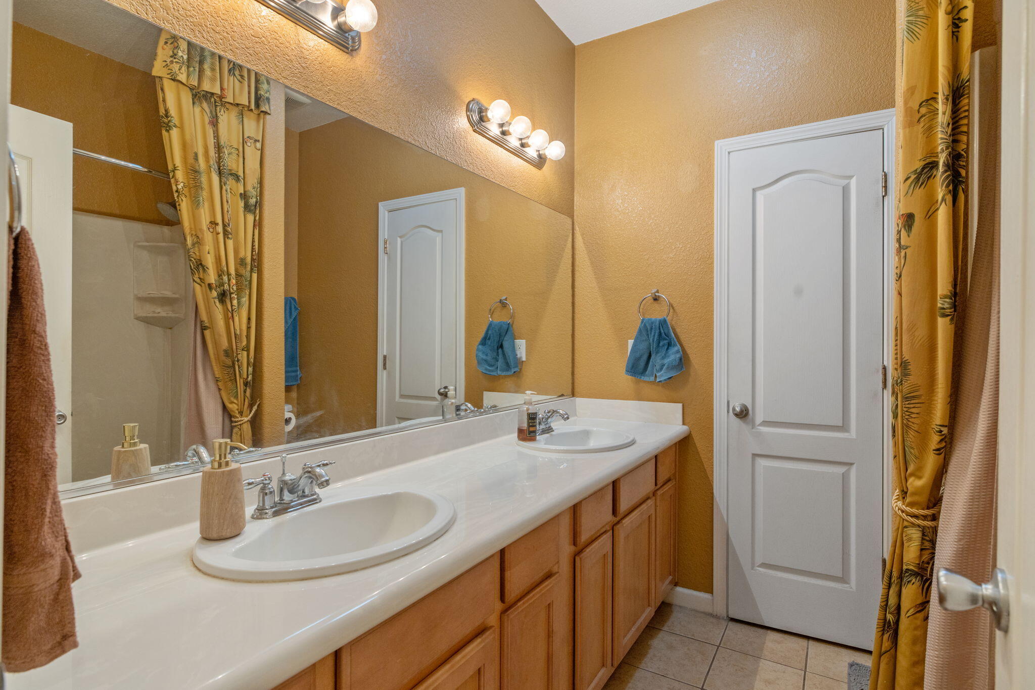 5045 W Modoc Ave, Visalia, CA 93291