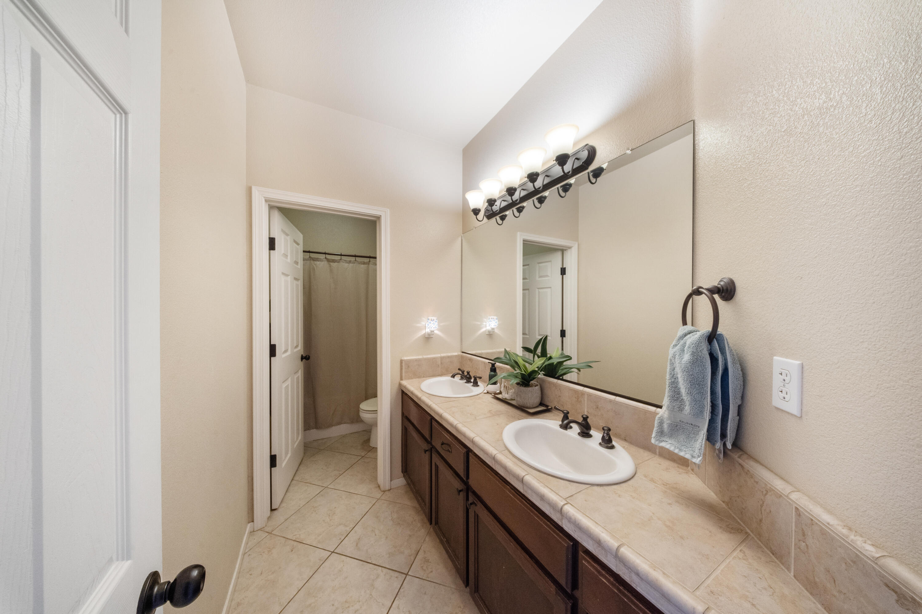17583 Doran Dr, Springville, CA 93265