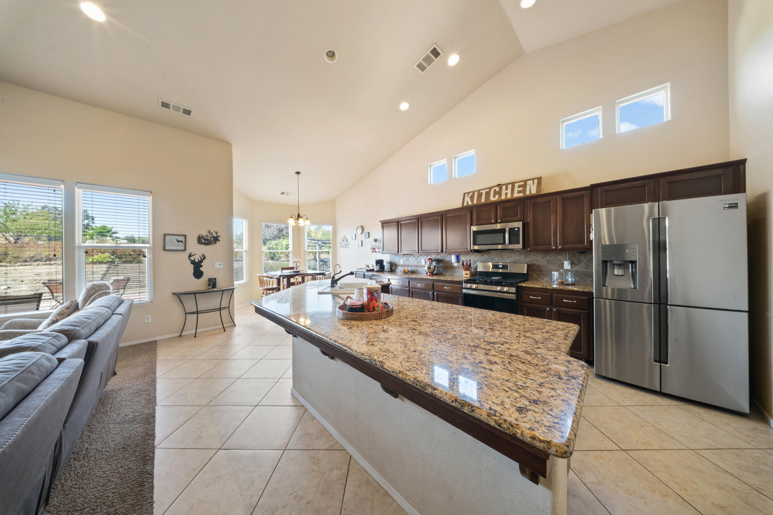 17583 Doran Dr, Springville, CA 93265