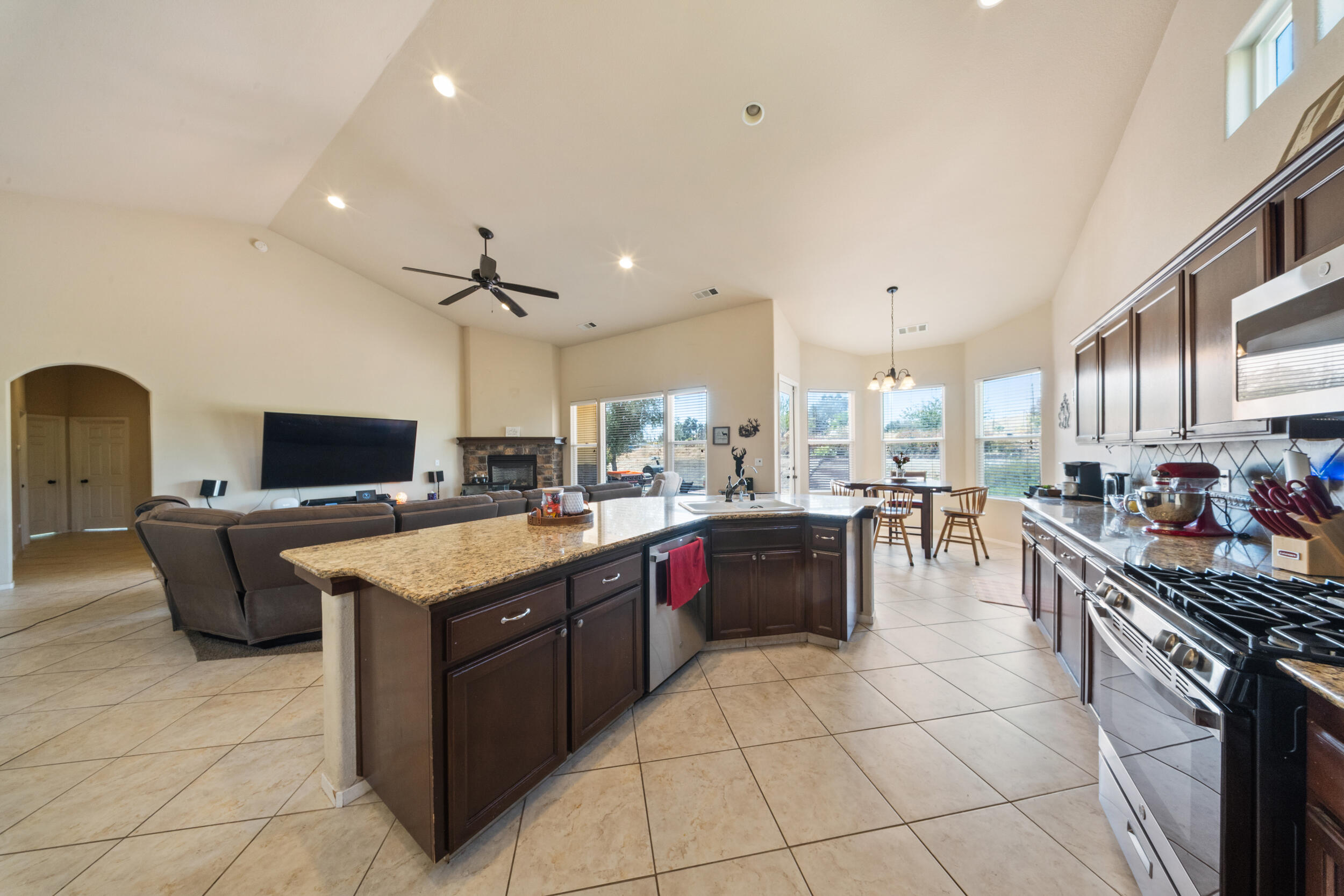 17583 Doran Dr, Springville, CA 93265