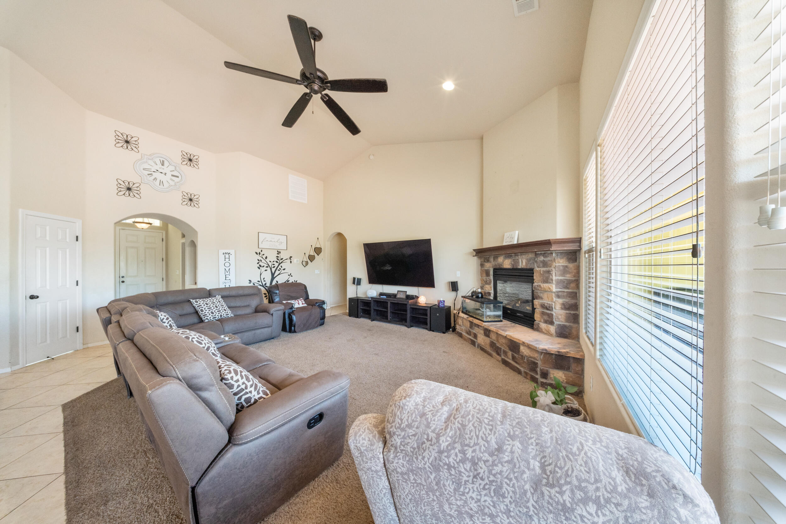 17583 Doran Dr, Springville, CA 93265
