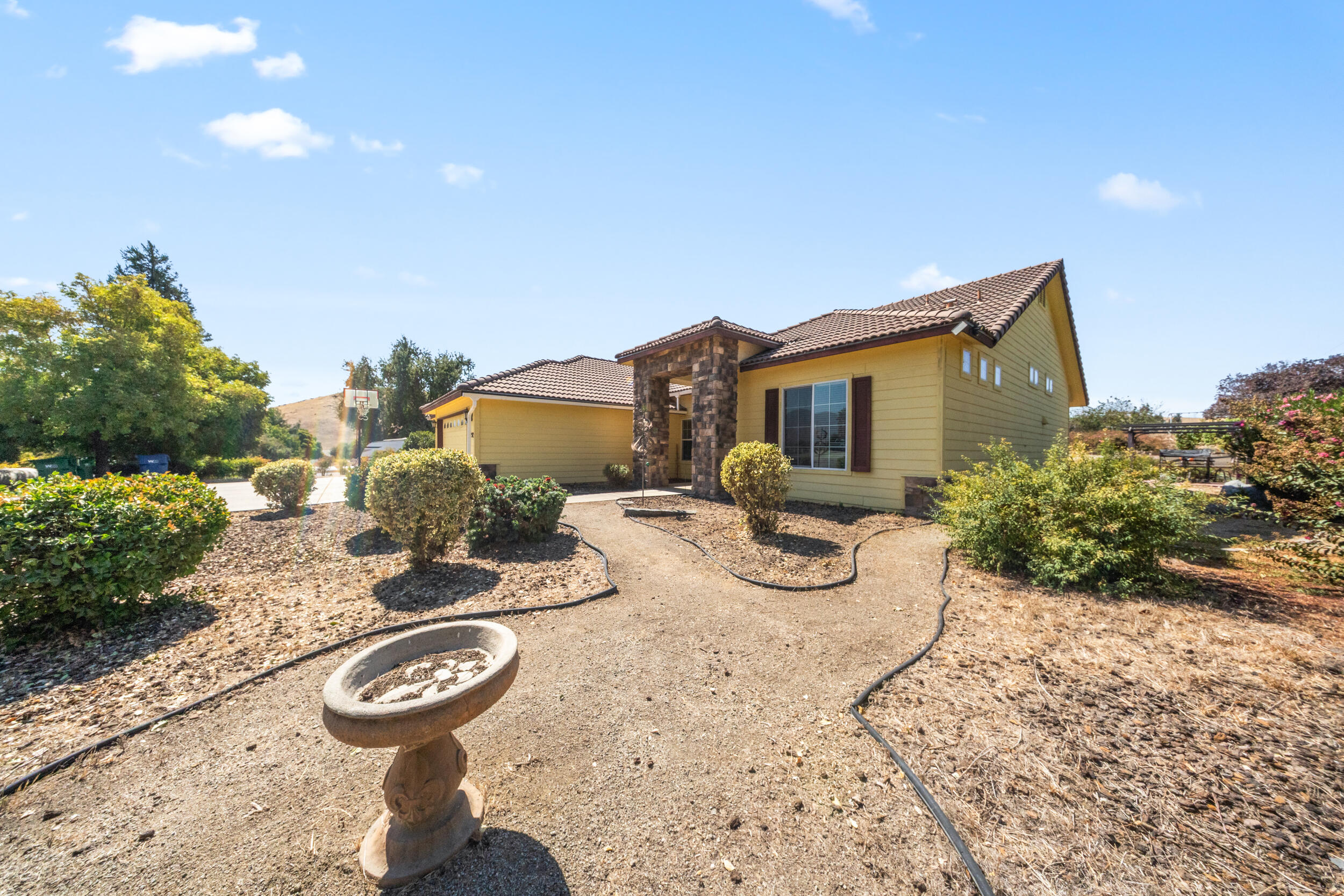 17583 Doran Dr, Springville, CA 93265