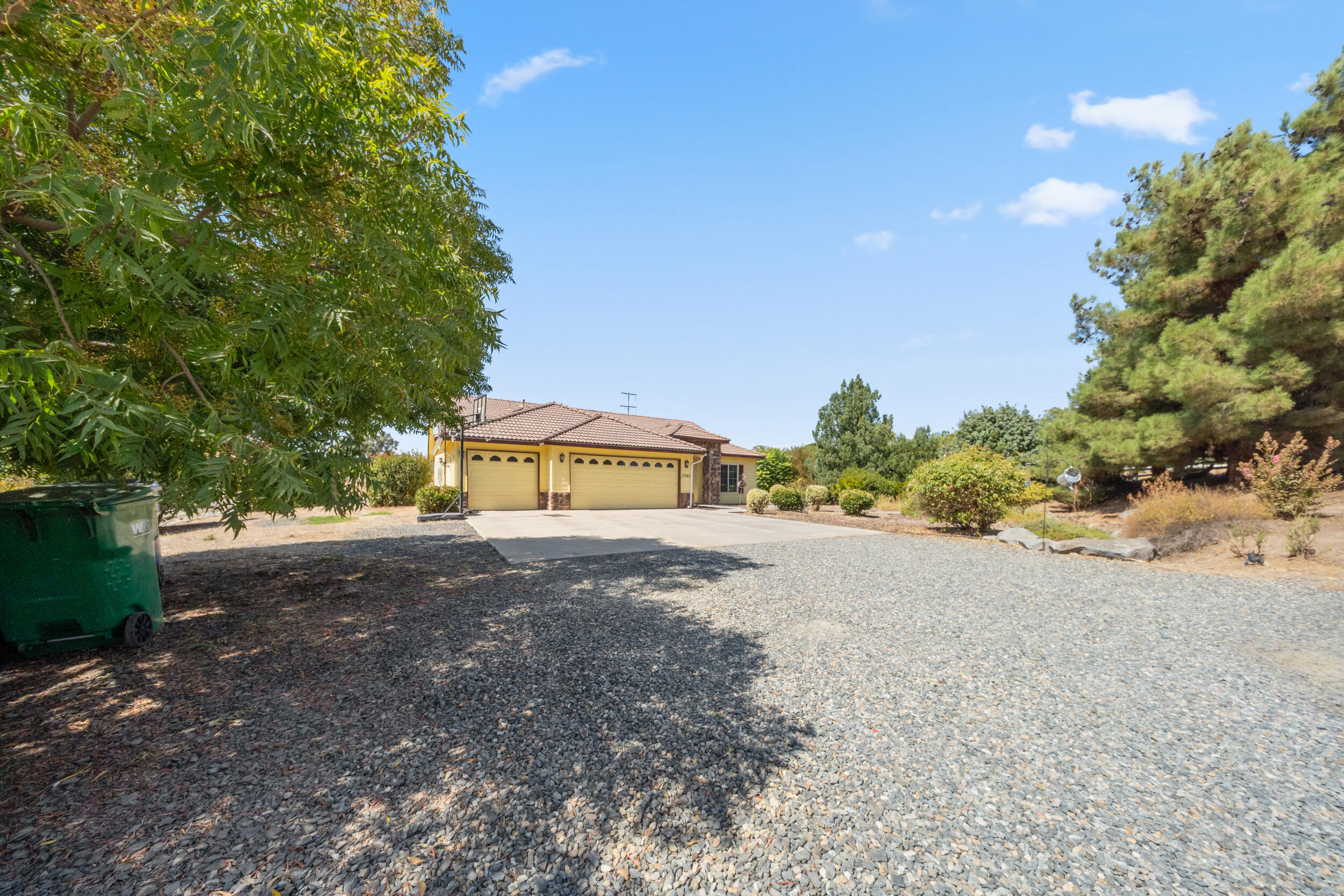17583 Doran Dr, Springville, CA 93265