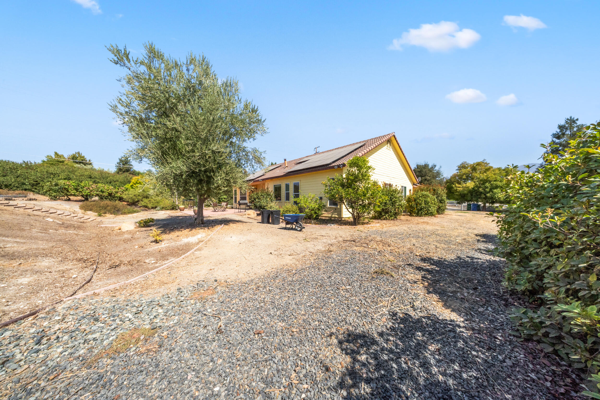17583 Doran Dr, Springville, CA 93265