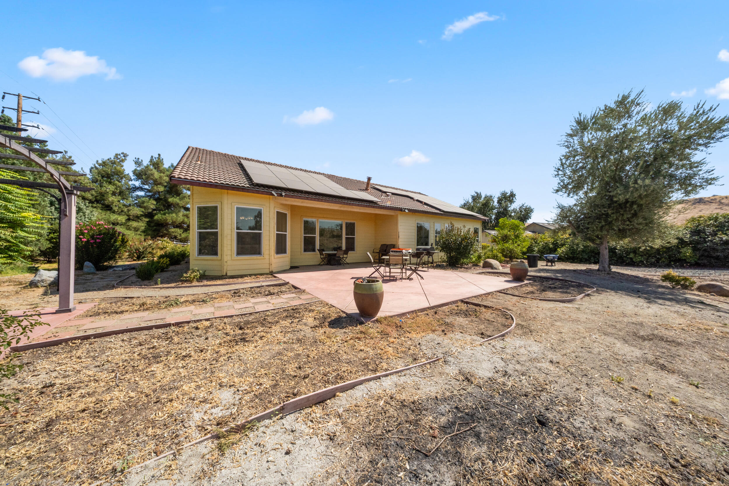 17583 Doran Dr, Springville, CA 93265