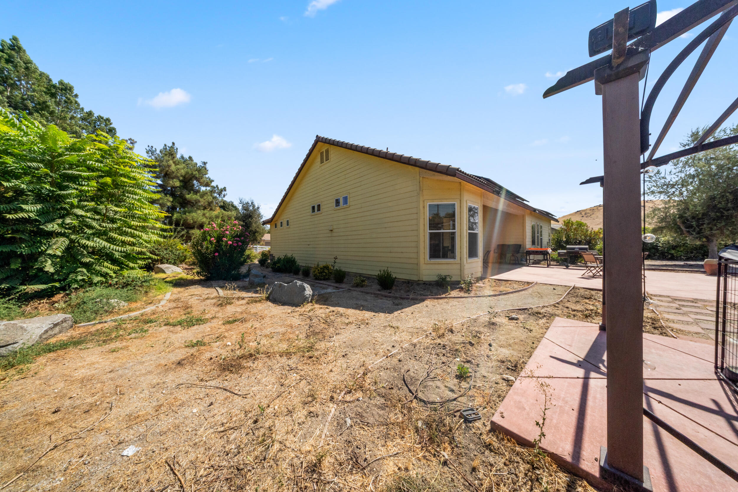17583 Doran Dr, Springville, CA 93265