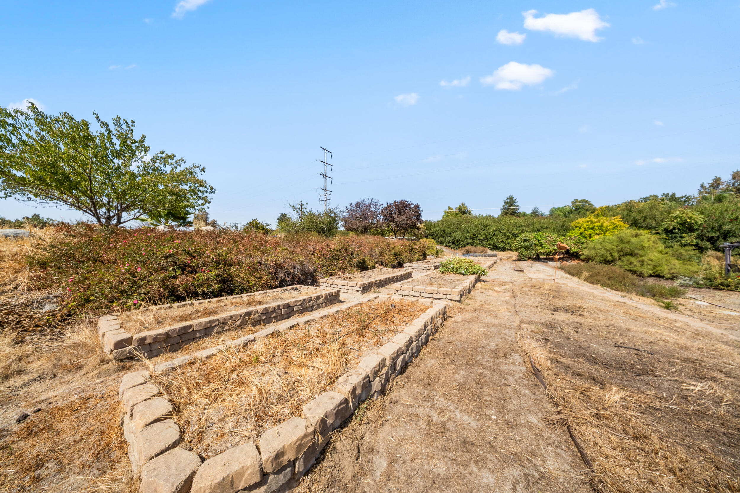 17583 Doran Dr, Springville, CA 93265