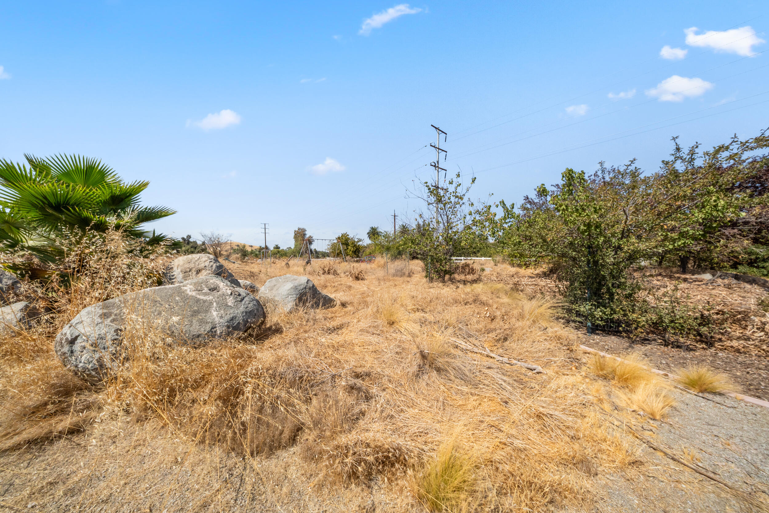 17583 Doran Dr, Springville, CA 93265