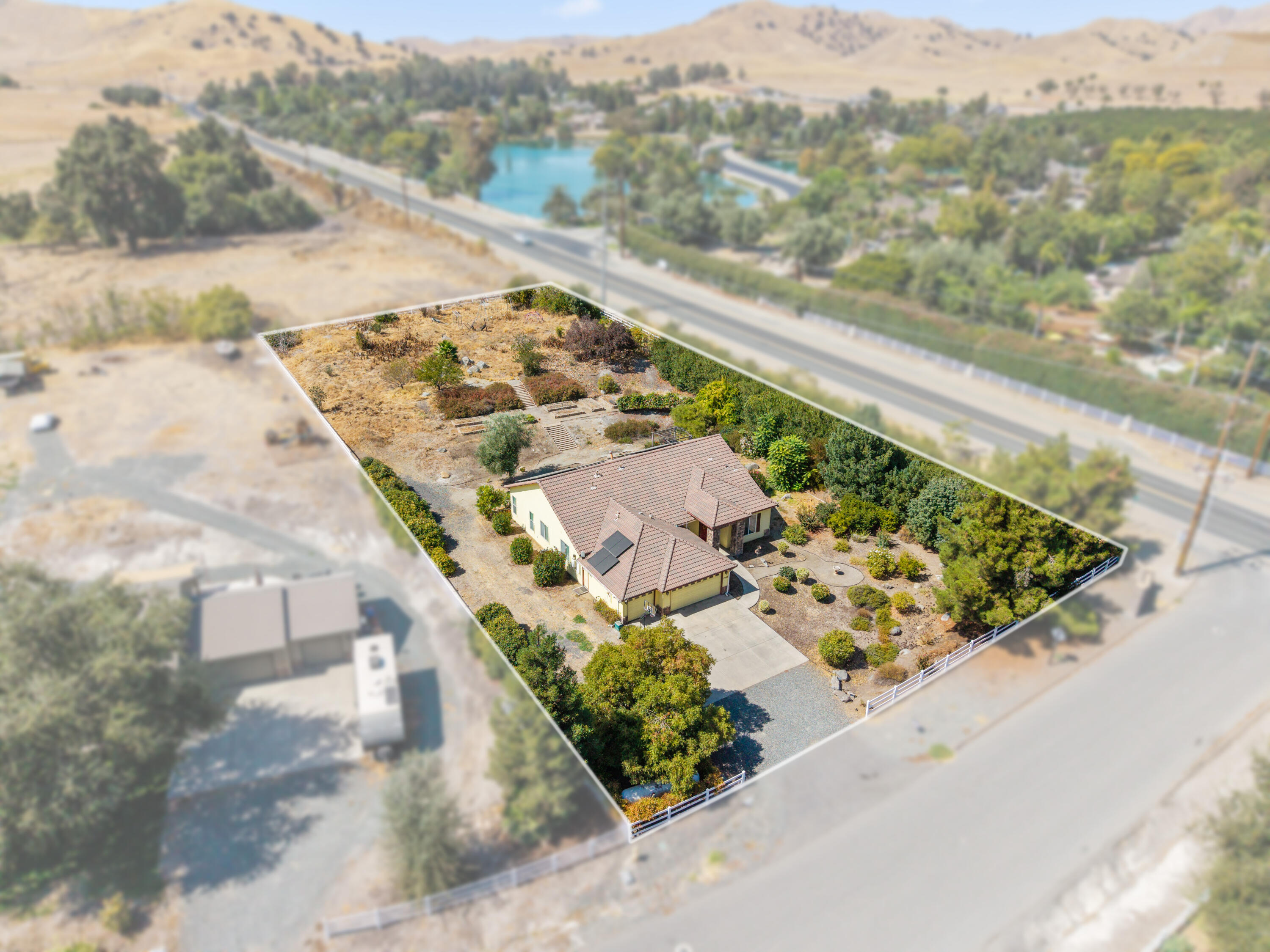 17583 Doran Dr, Springville, CA 93265
