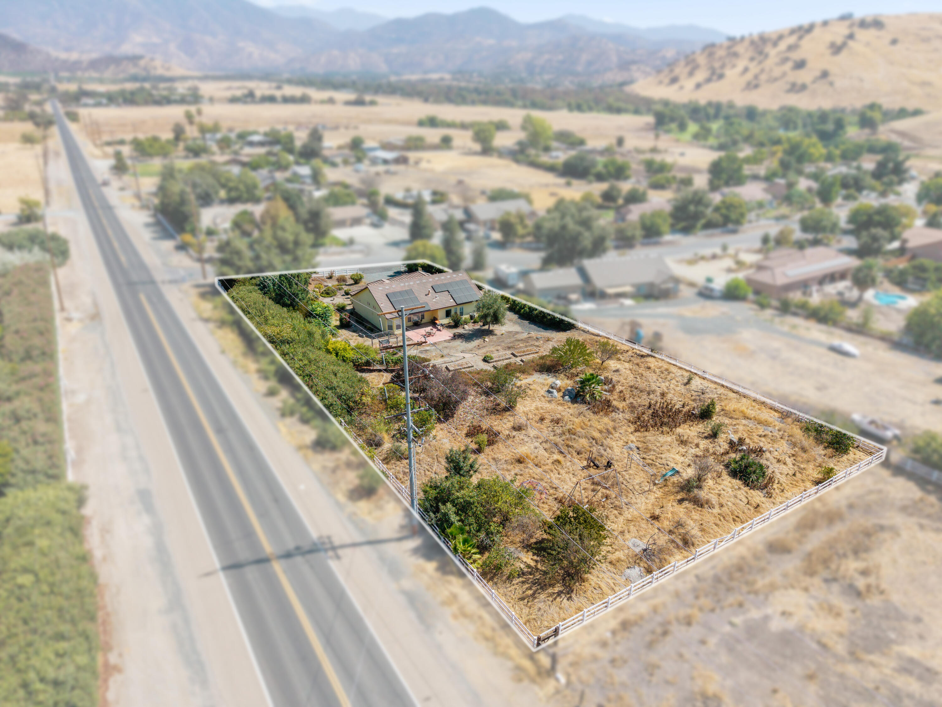 17583 Doran Dr, Springville, CA 93265