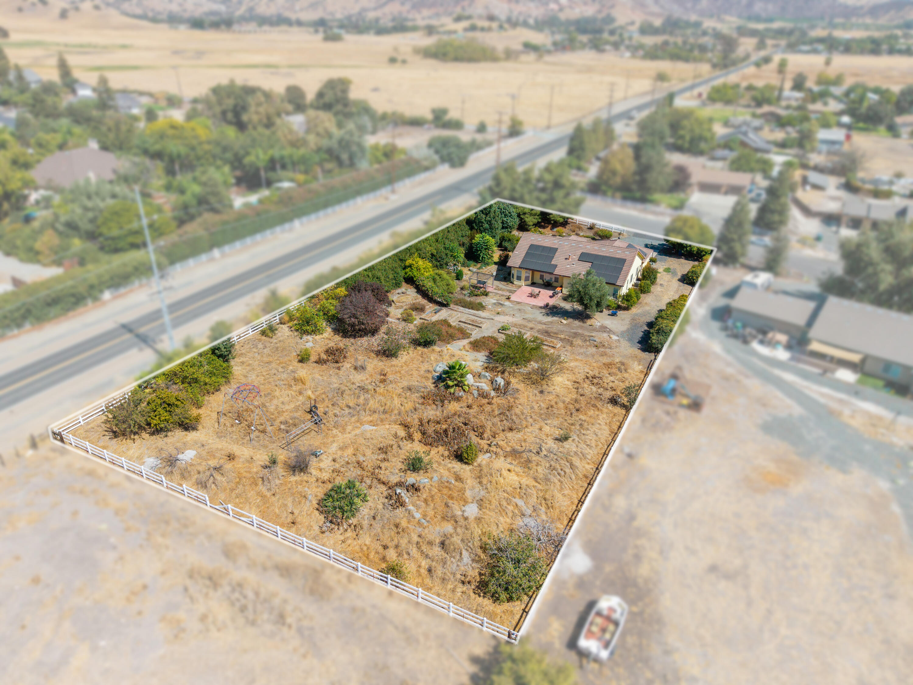 17583 Doran Dr, Springville, CA 93265