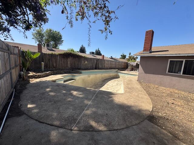 Open Photo
