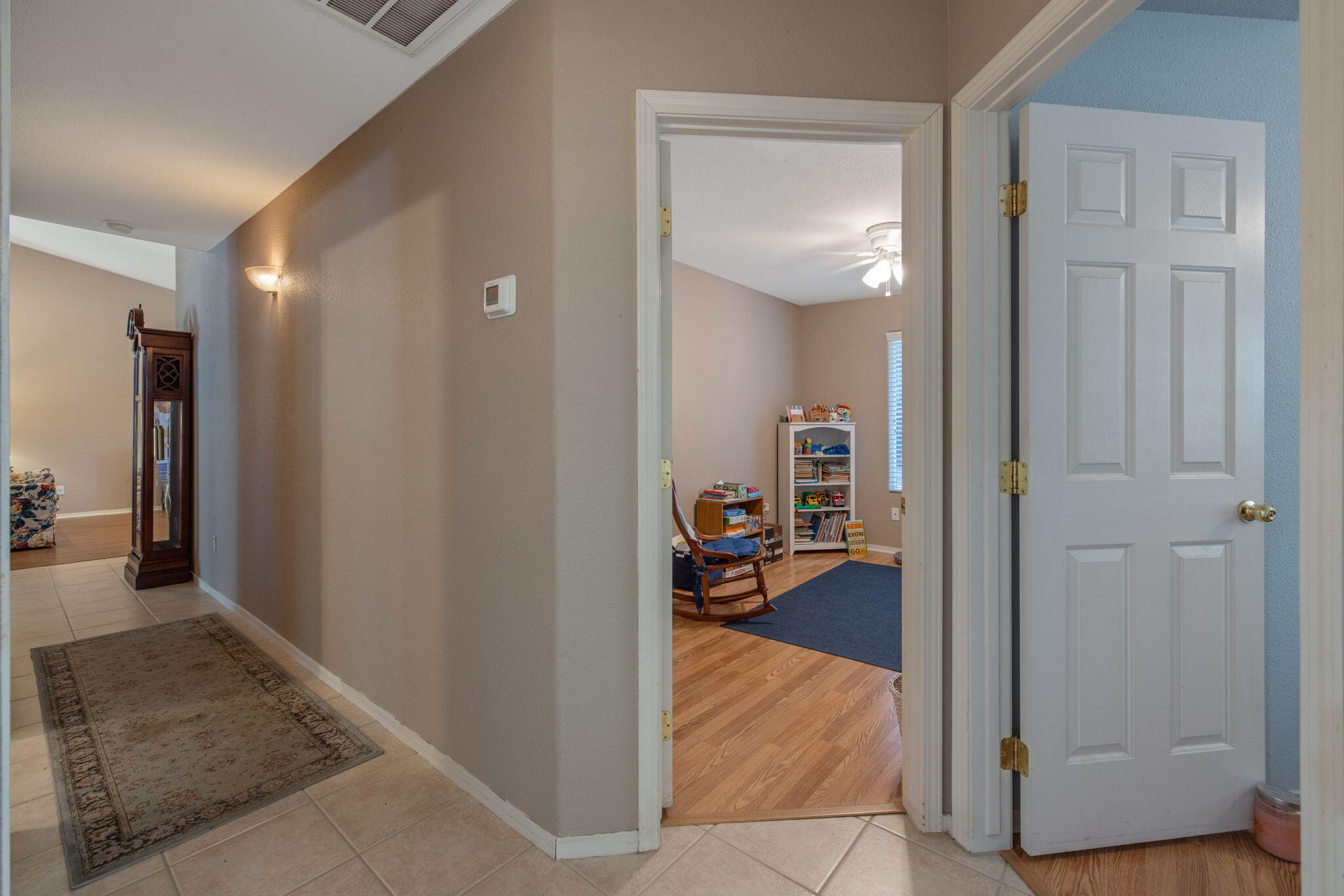 2728 W Oakridge Ave, Visalia, CA 93291