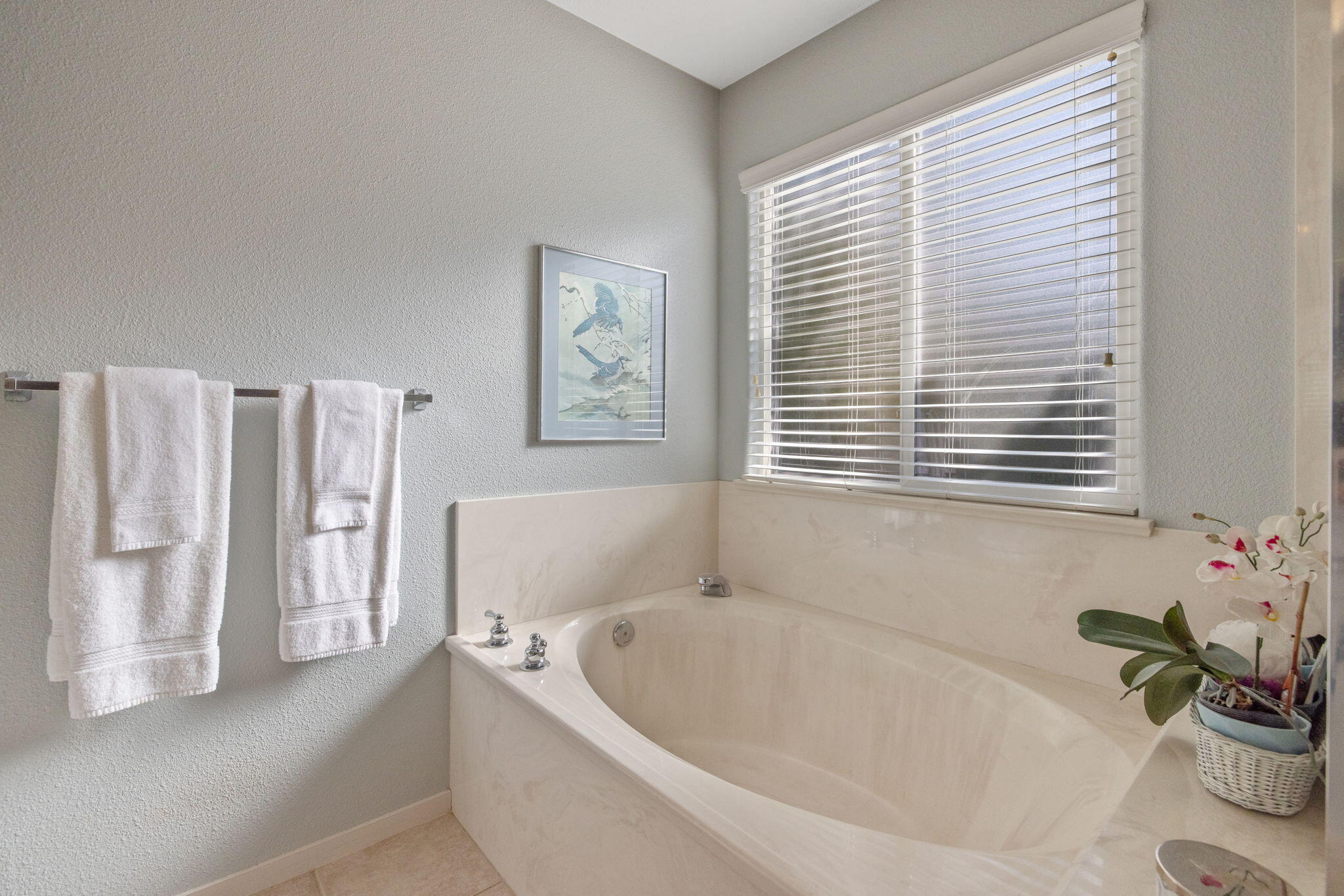 2728 W Oakridge Ave, Visalia, CA 93291