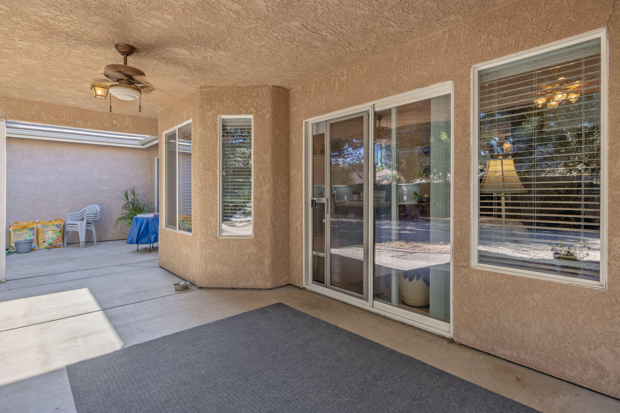2728 W Oakridge Ave, Visalia, CA 93291