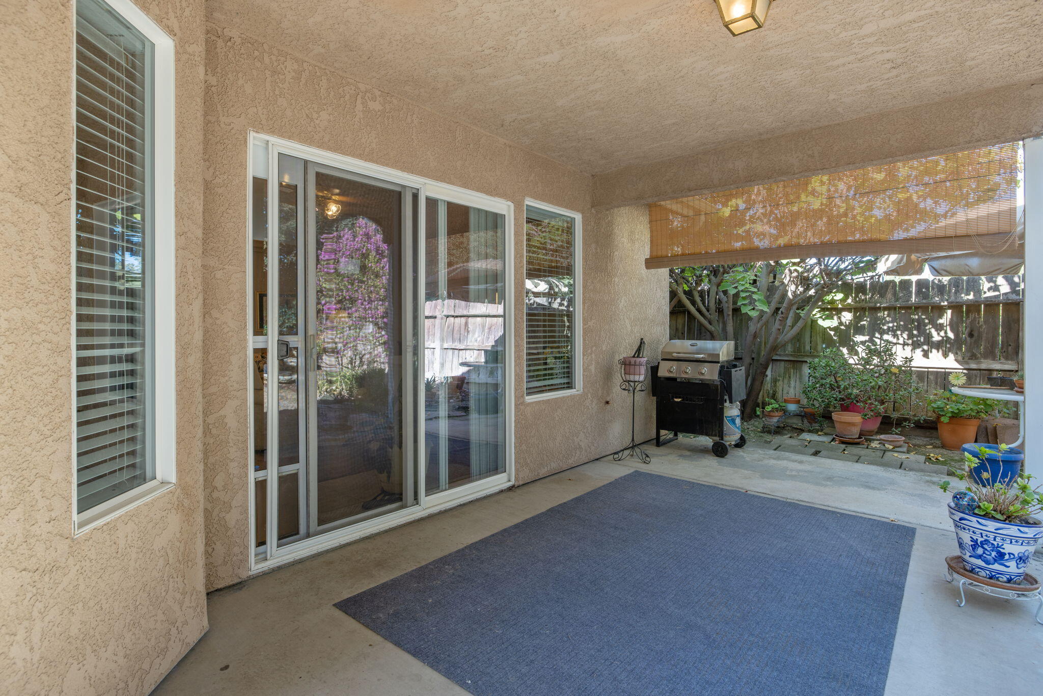2728 W Oakridge Ave, Visalia, CA 93291