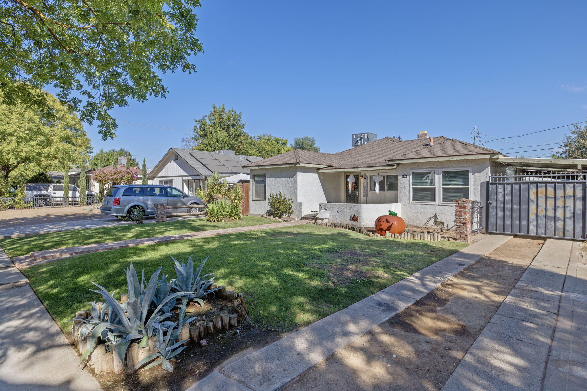 329 E Fedora Ave, Fresno, CA 93704