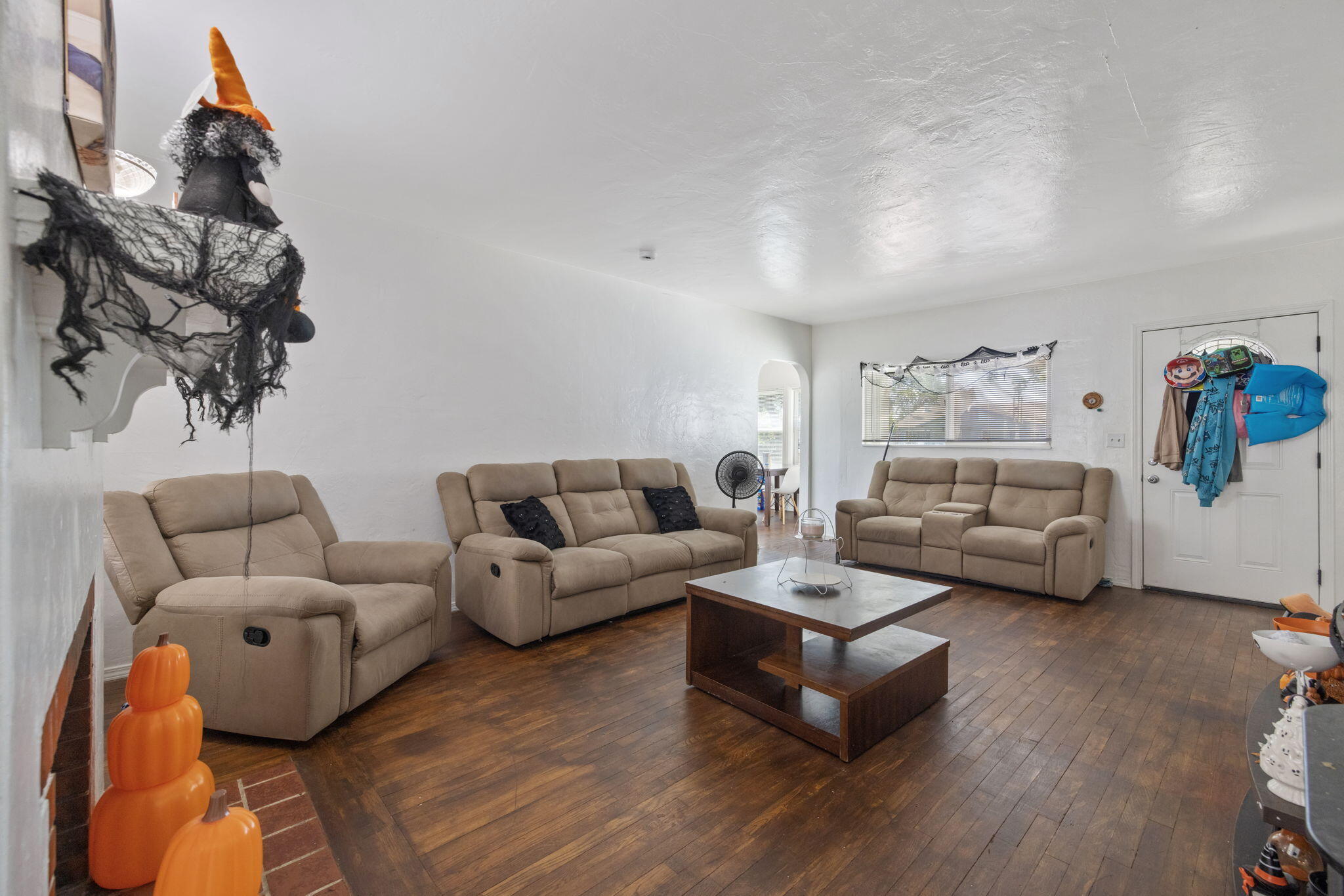 329 E Fedora Ave, Fresno, CA 93704