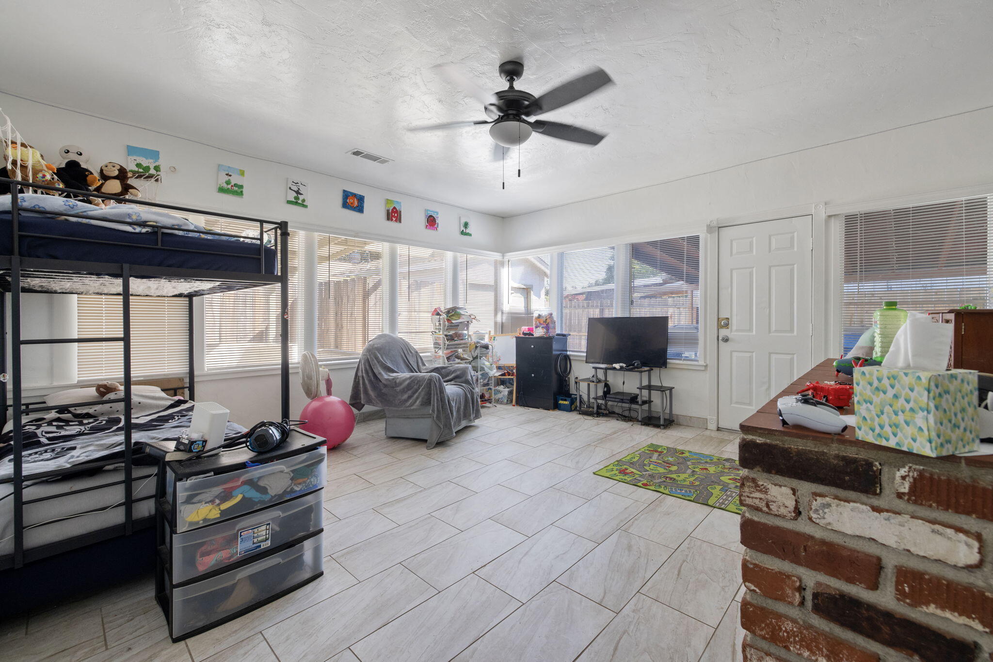 329 E Fedora Ave, Fresno, CA 93704