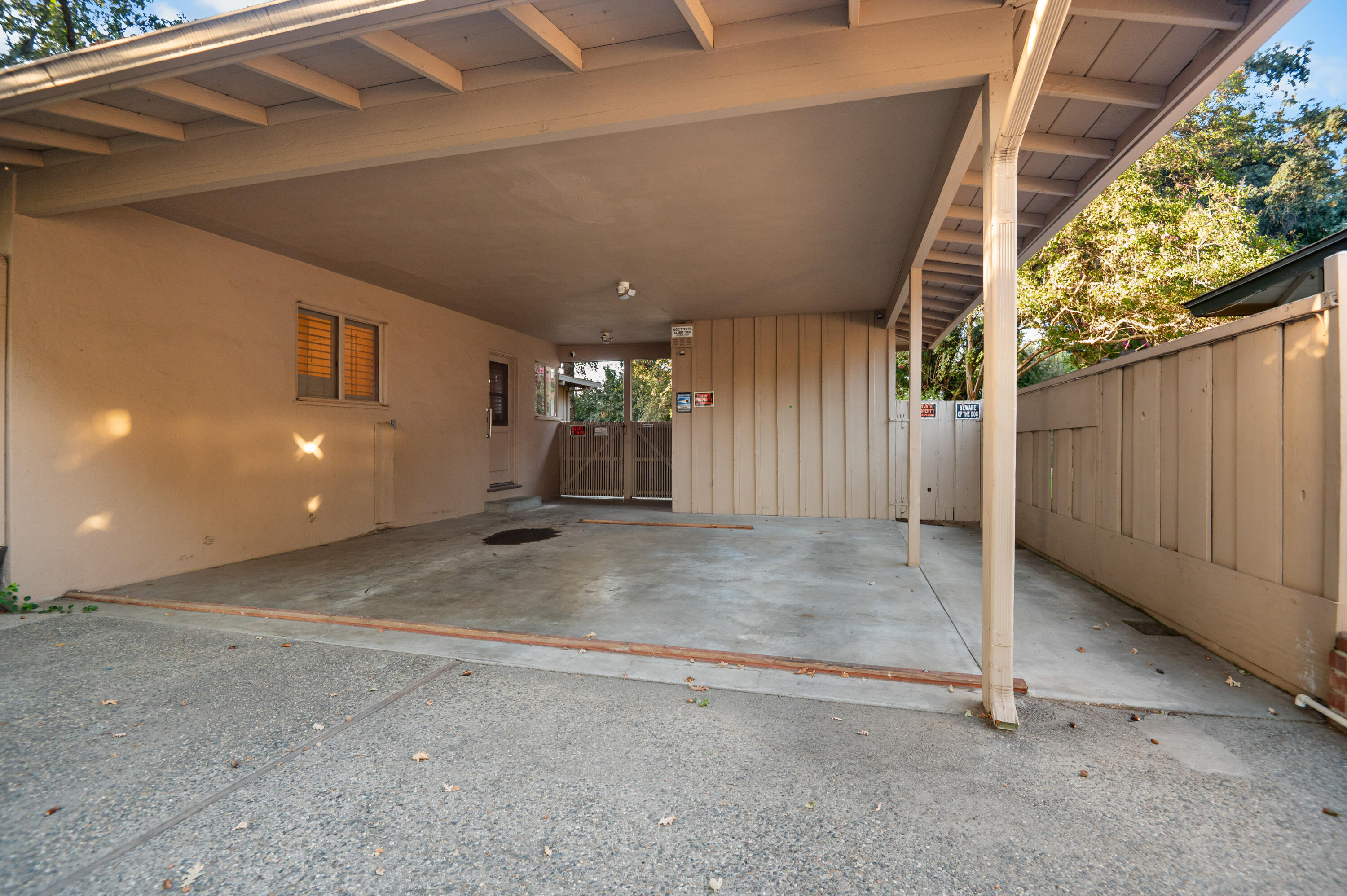 1716 W Meadow Ave, Visalia, CA 93277