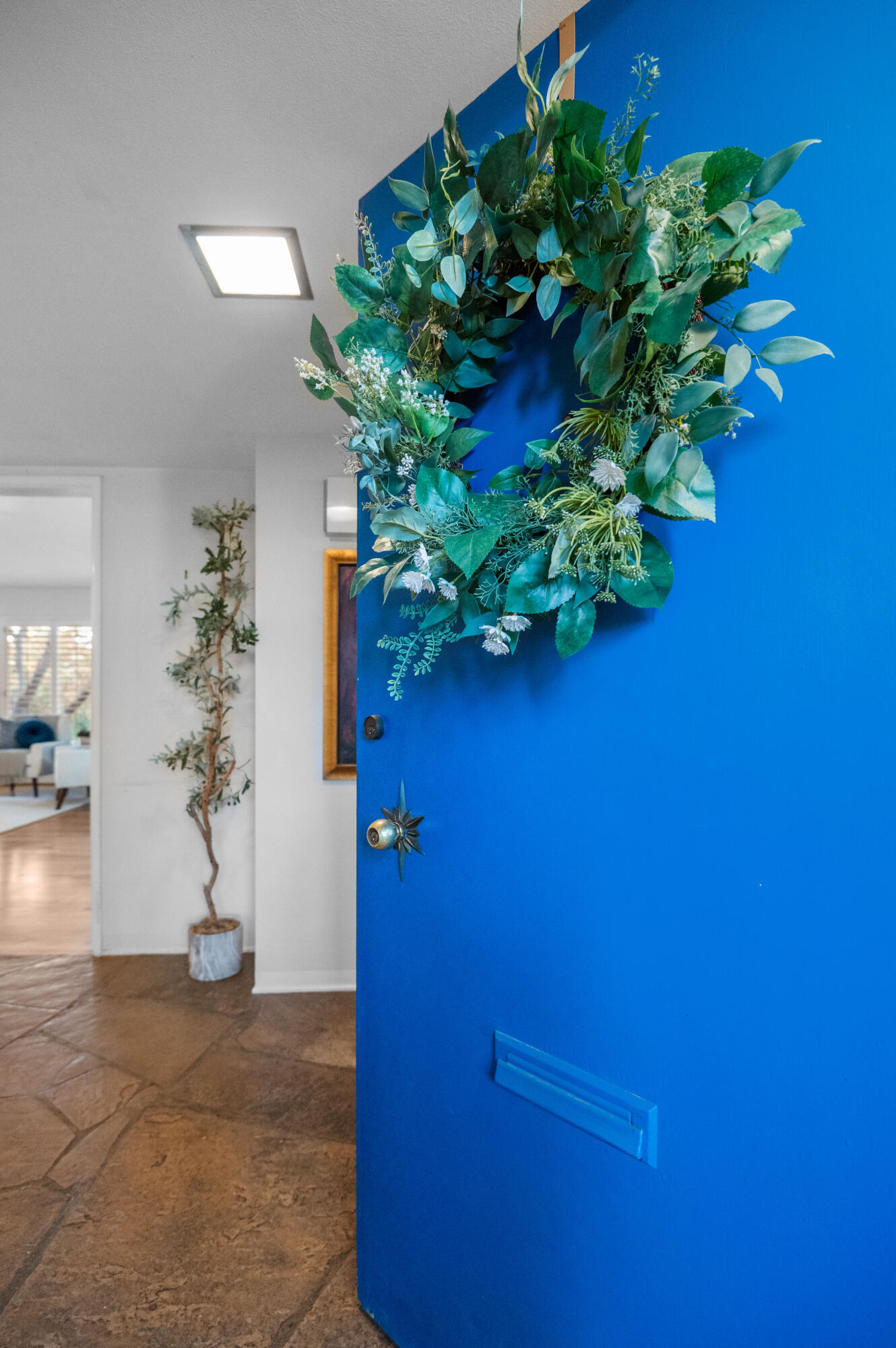 1716 W Meadow Ave, Visalia, CA 93277