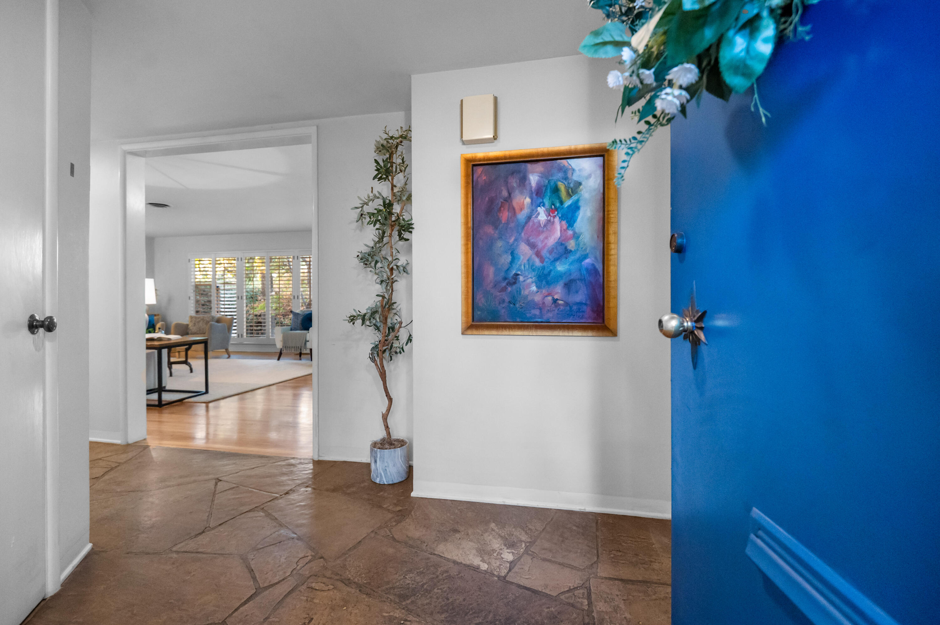 1716 W Meadow Ave, Visalia, CA 93277