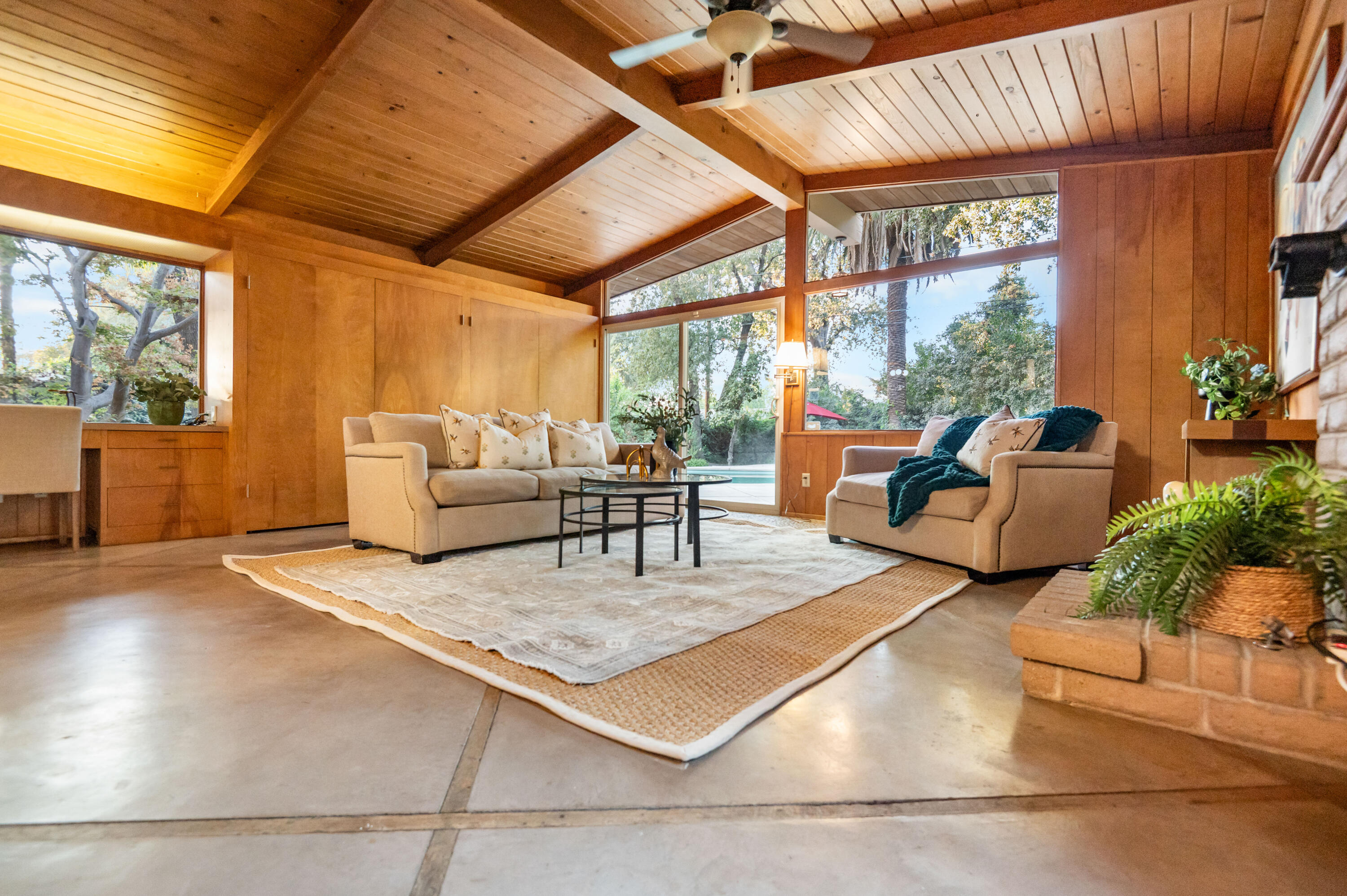 1716 W Meadow Ave, Visalia, CA 93277