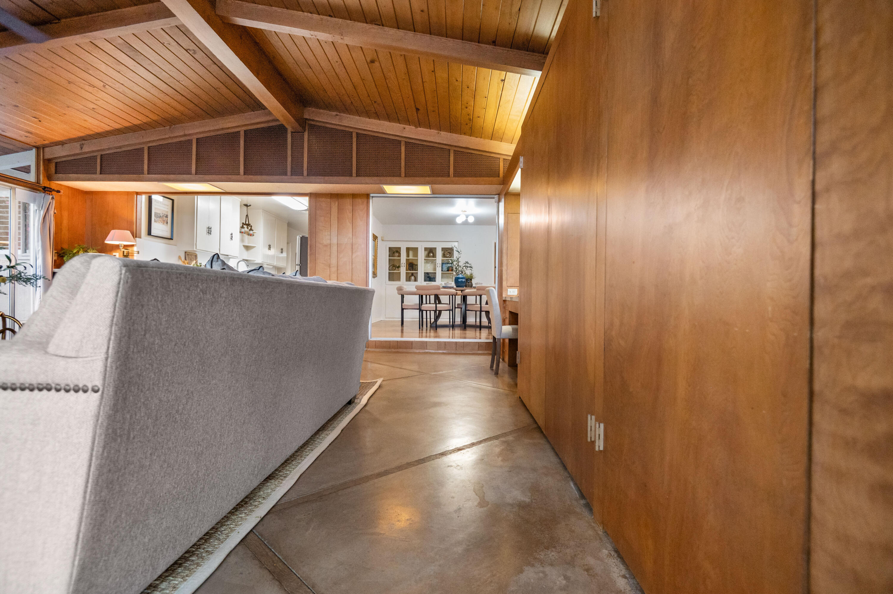 1716 W Meadow Ave, Visalia, CA 93277