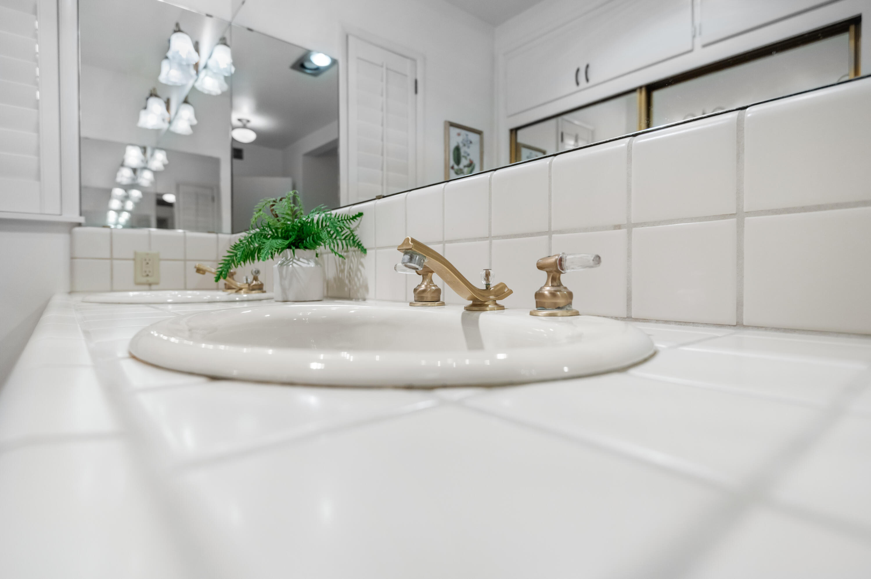 1716 W Meadow Ave, Visalia, CA 93277
