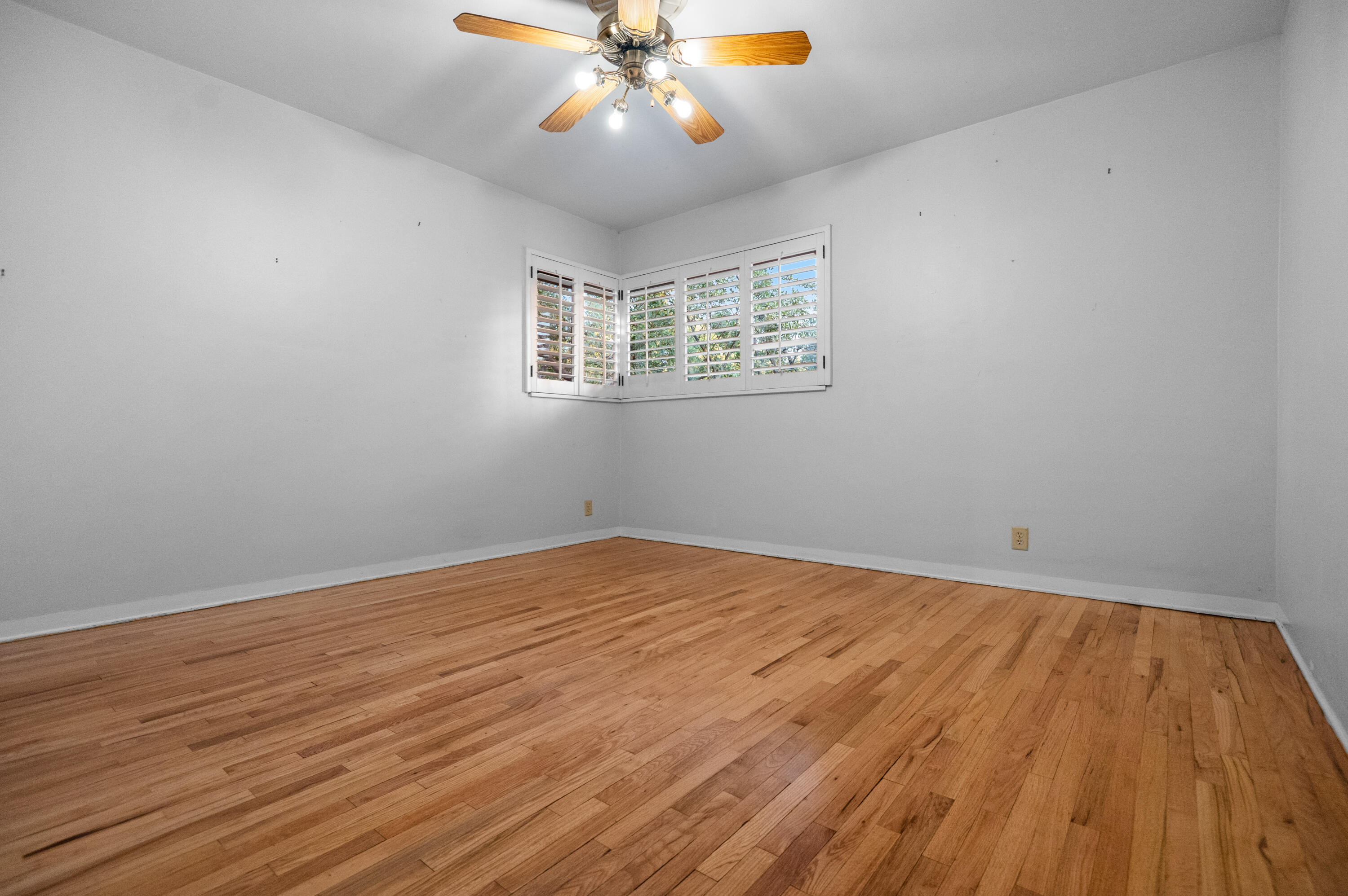 1716 W Meadow Ave, Visalia, CA 93277