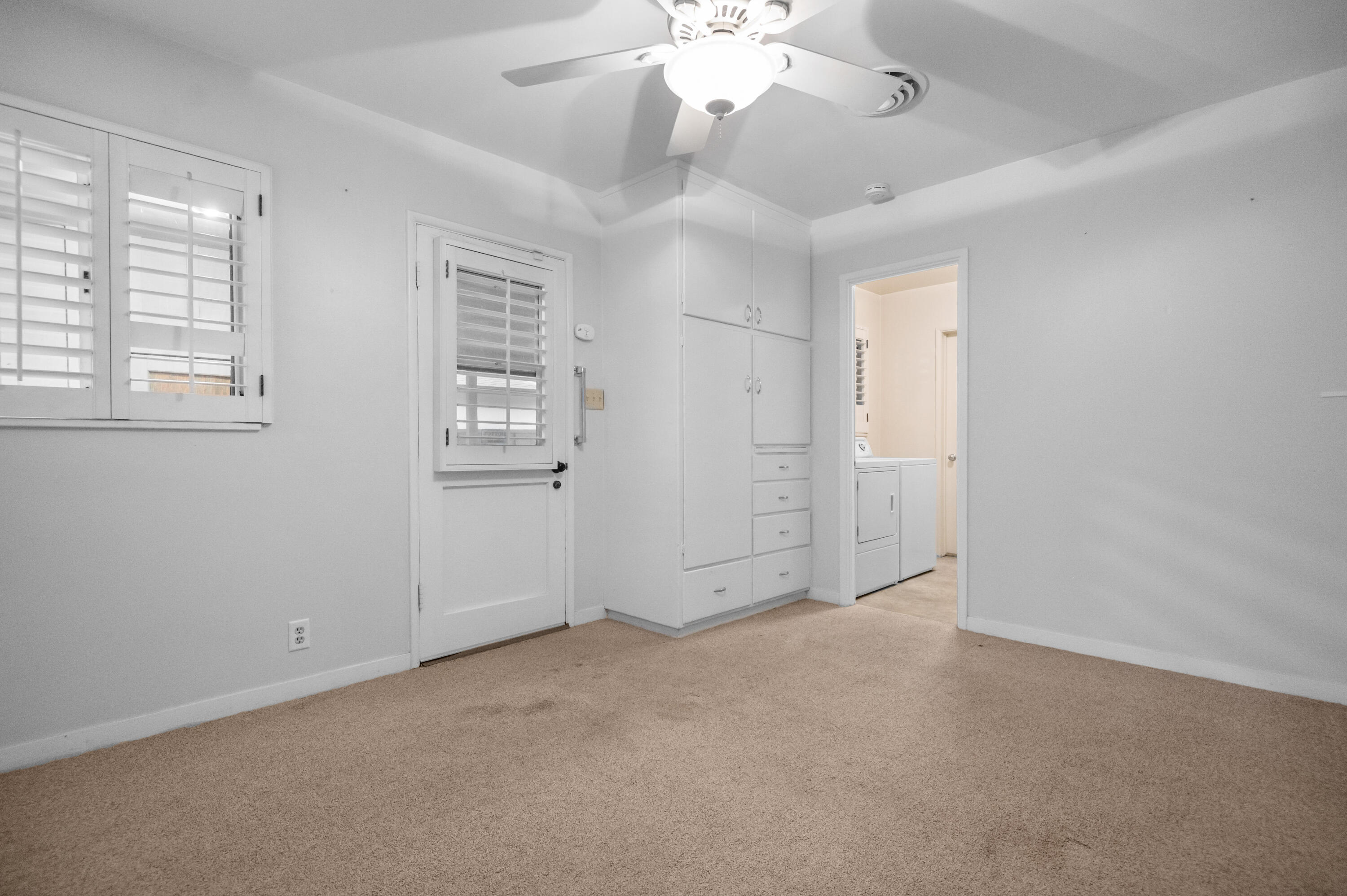 1716 W Meadow Ave, Visalia, CA 93277