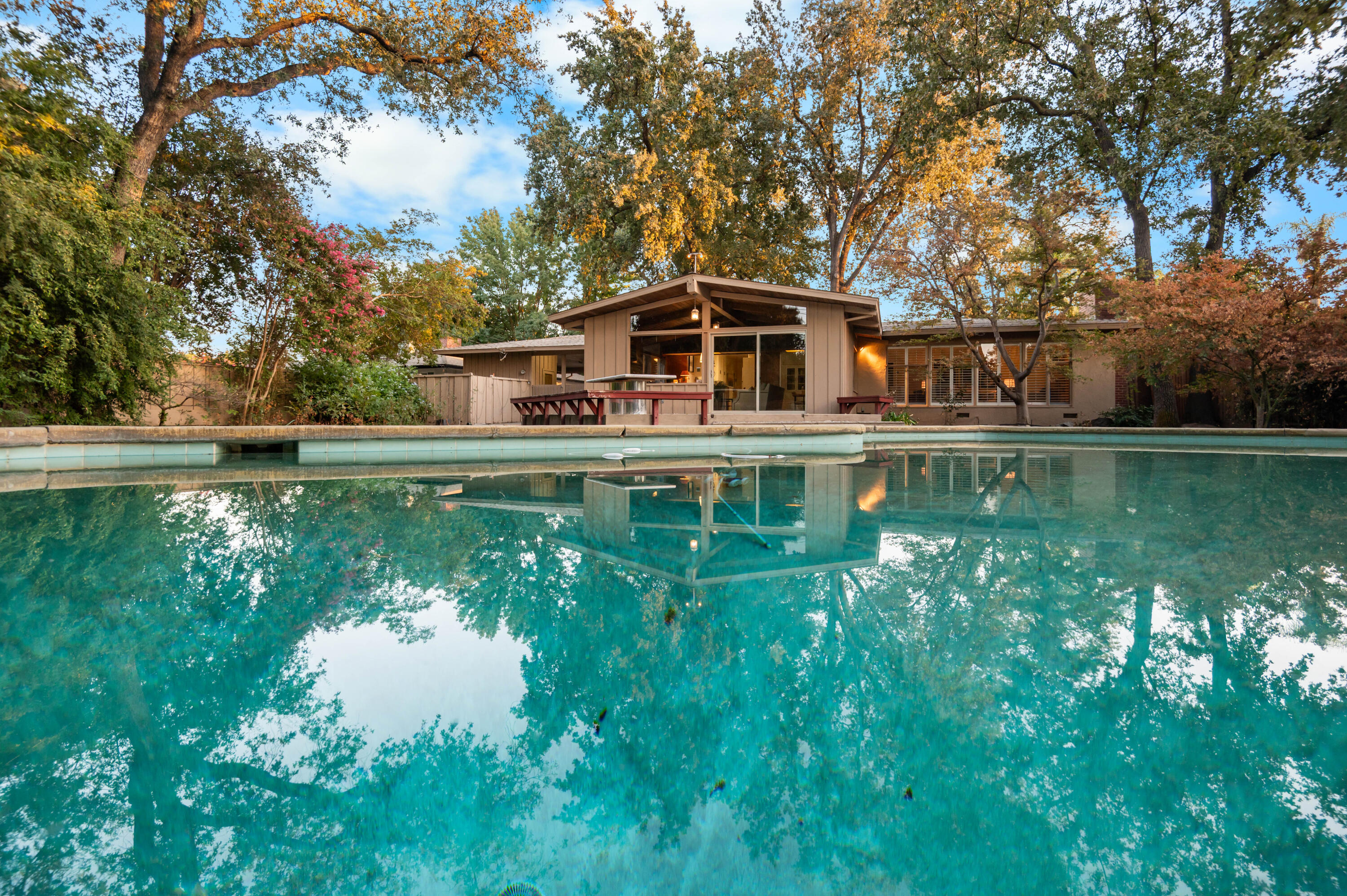 1716 W Meadow Ave, Visalia, CA 93277