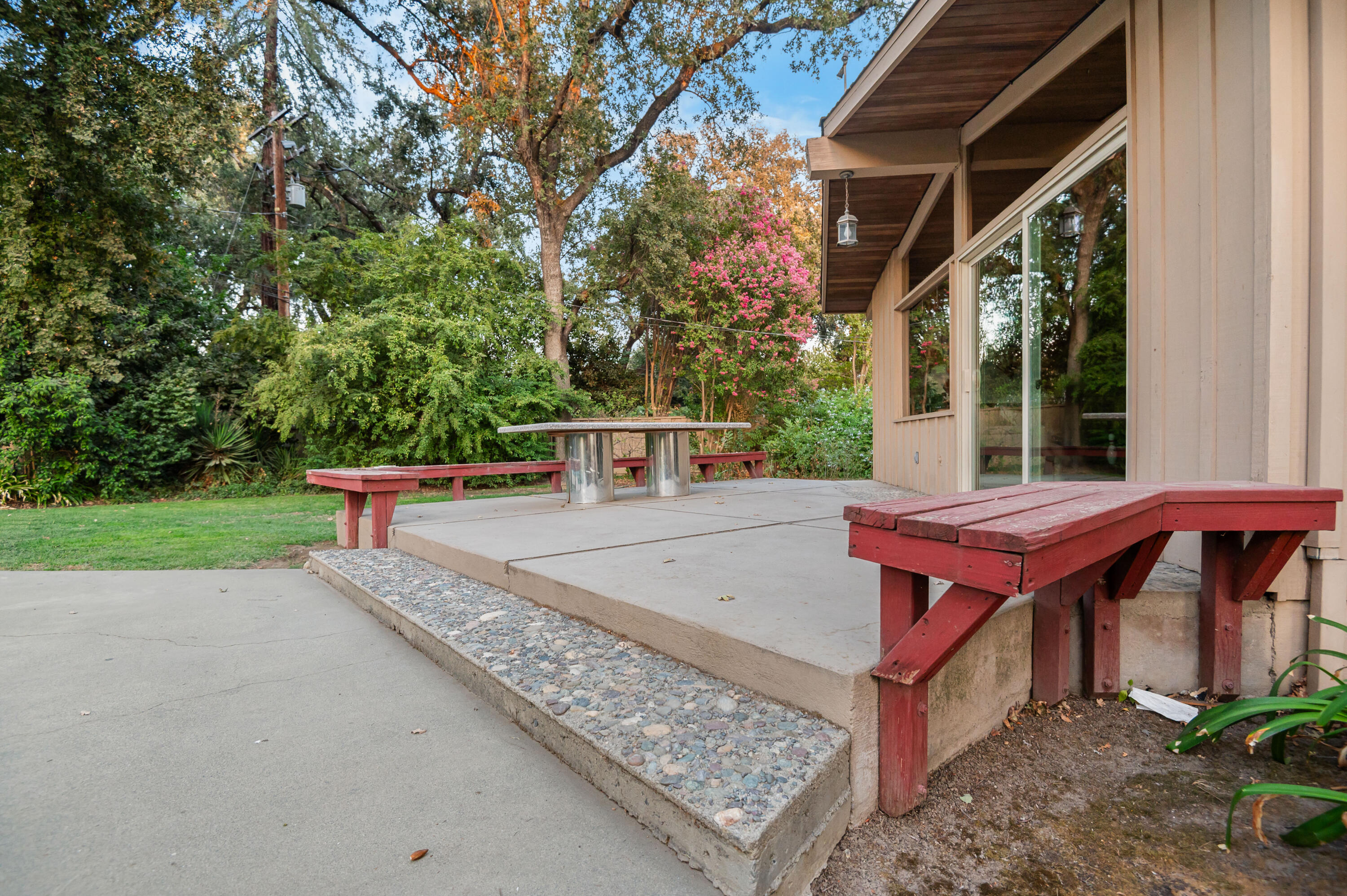 1716 W Meadow Ave, Visalia, CA 93277