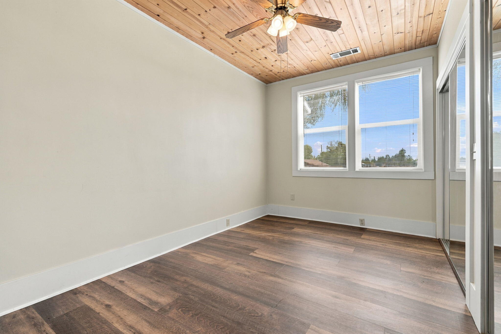 601 E Mulberry Ave, Porterville, CA 93257
