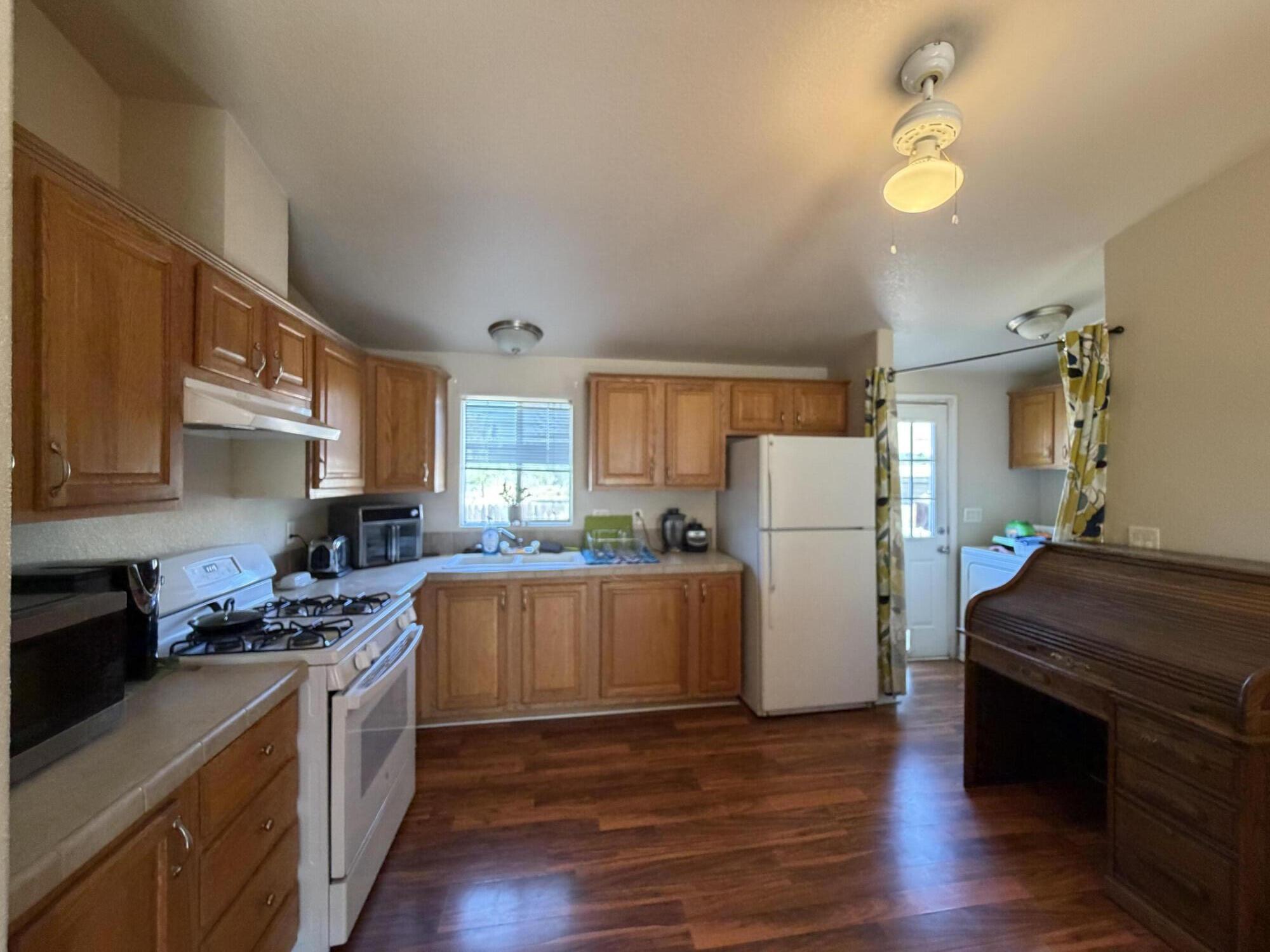 607 E Mulberry Ave, Porterville, CA 93257