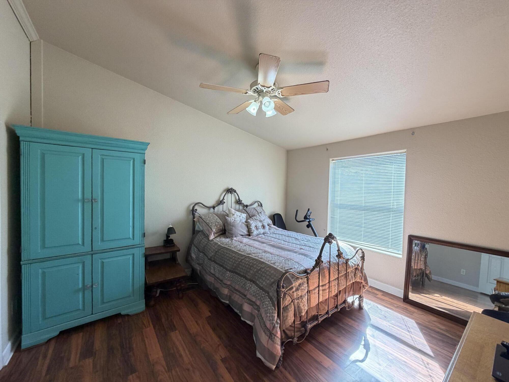 607 E Mulberry Ave, Porterville, CA 93257