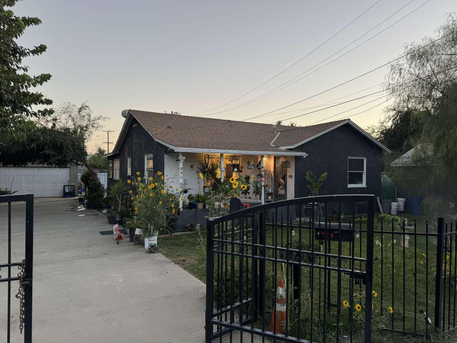 341 W Oak Ave, Porterville, CA 93257