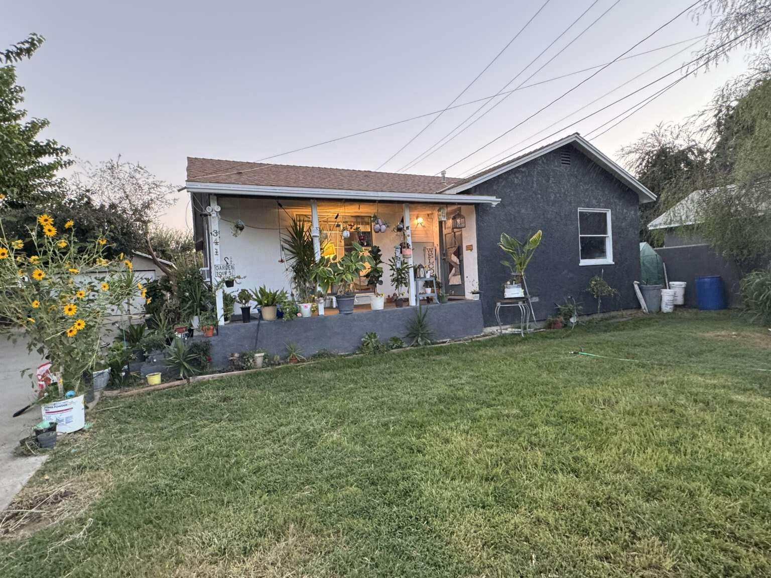 341 W Oak Ave, Porterville, CA 93257