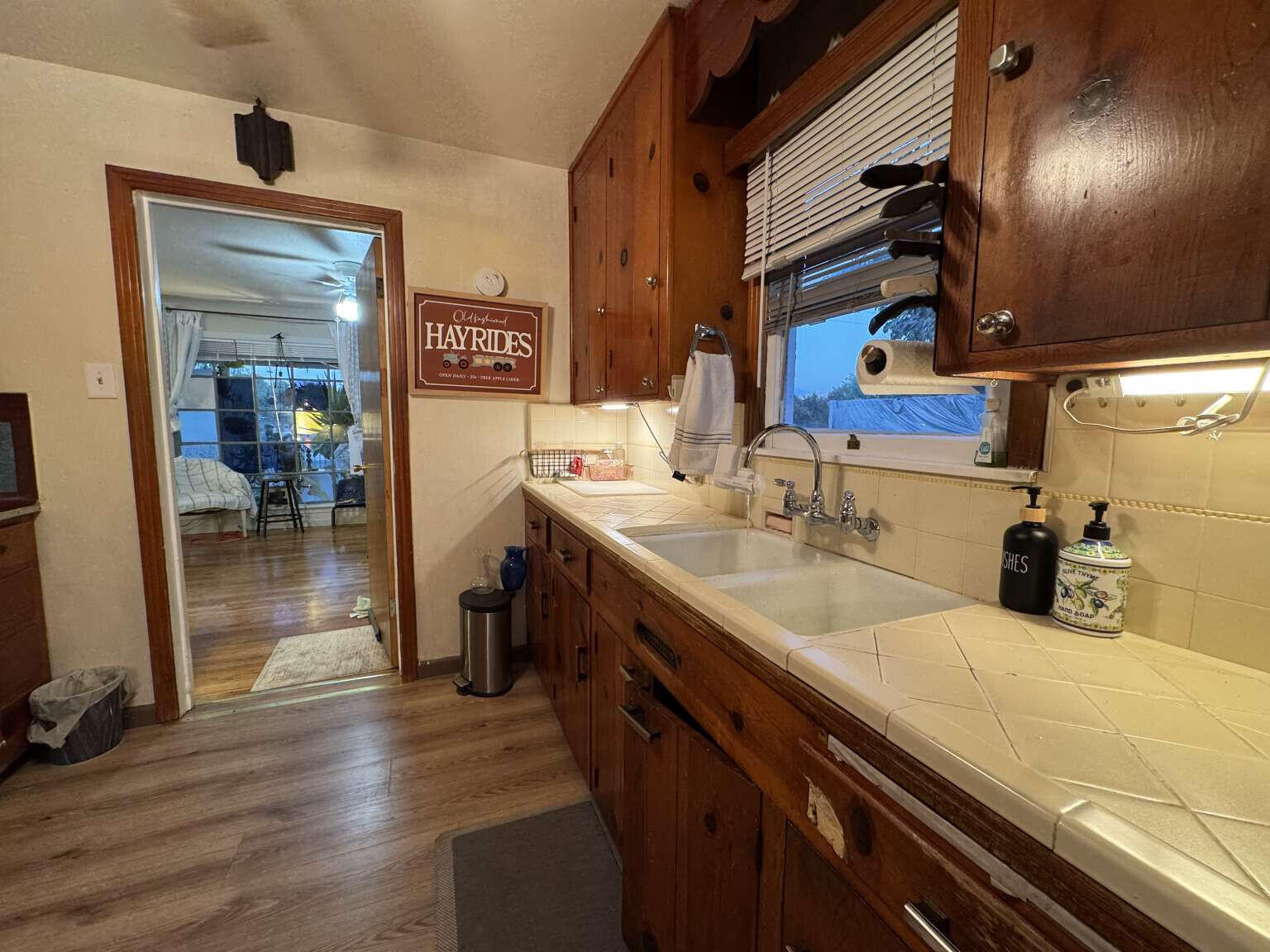 341 W Oak Ave, Porterville, CA 93257